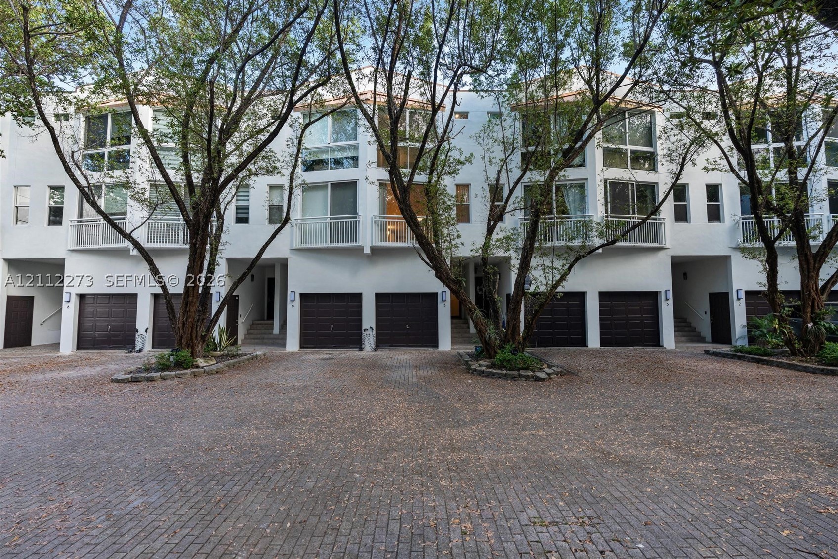 325 Meridian Ave #5
