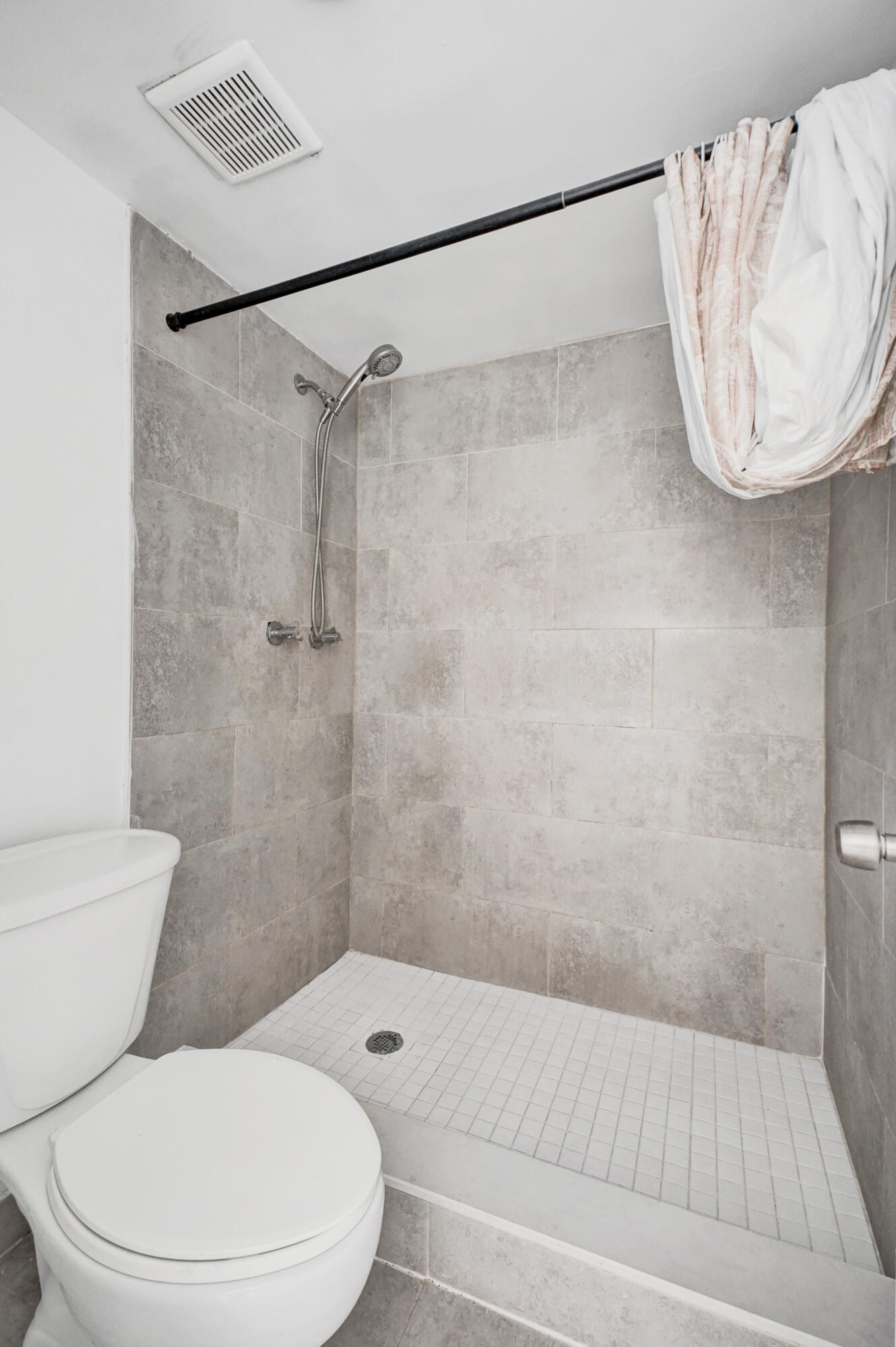 1801 S Treasure #528 North Bay Village, FL 33141