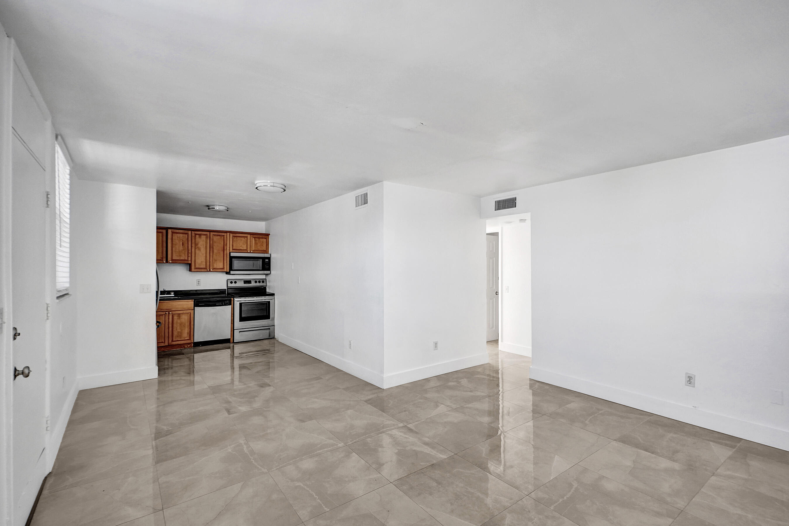 1801 S Treasure #528 North Bay Village, FL 33141