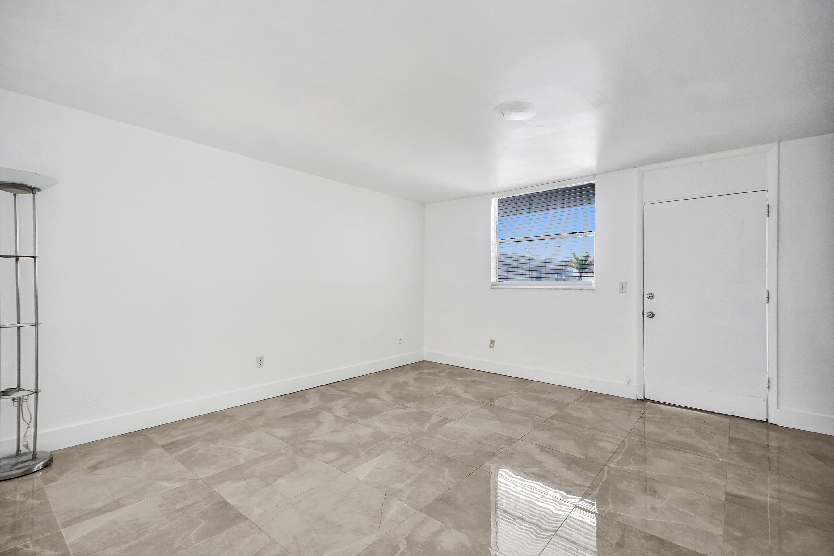 1801 S Treasure #528 North Bay Village, FL 33141