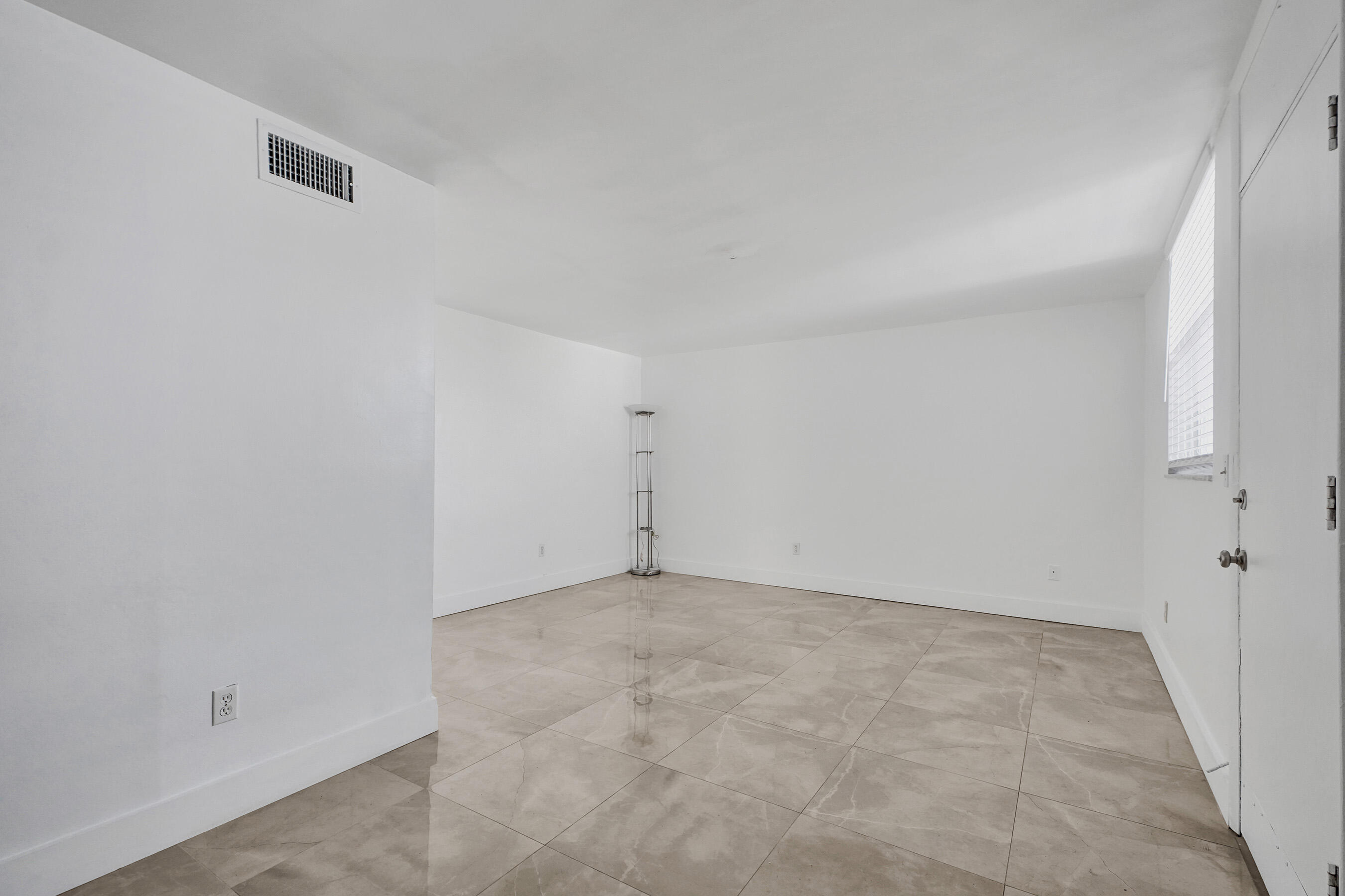 1801 S Treasure #528 North Bay Village, FL 33141