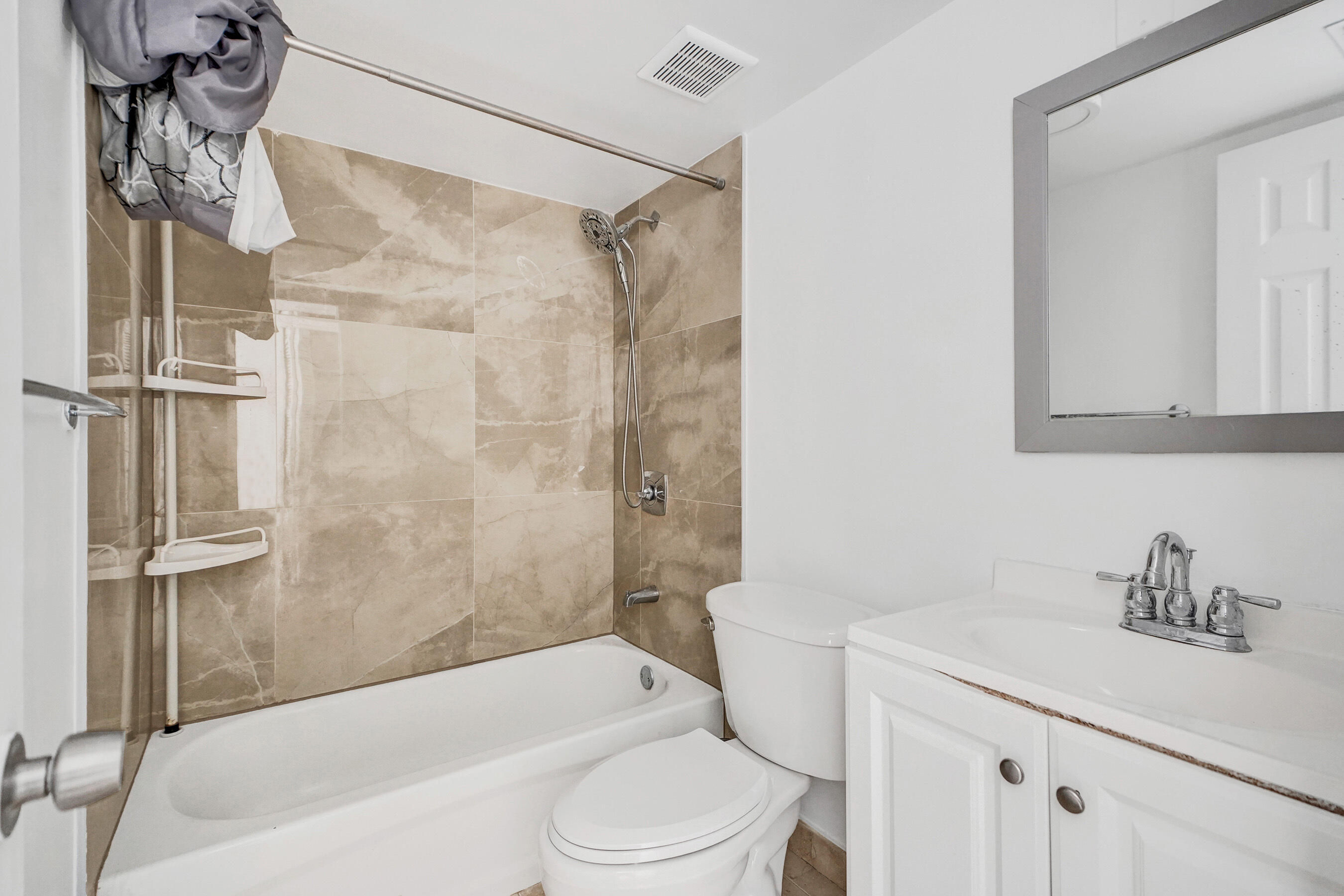 1801 S Treasure #528 North Bay Village, FL 33141