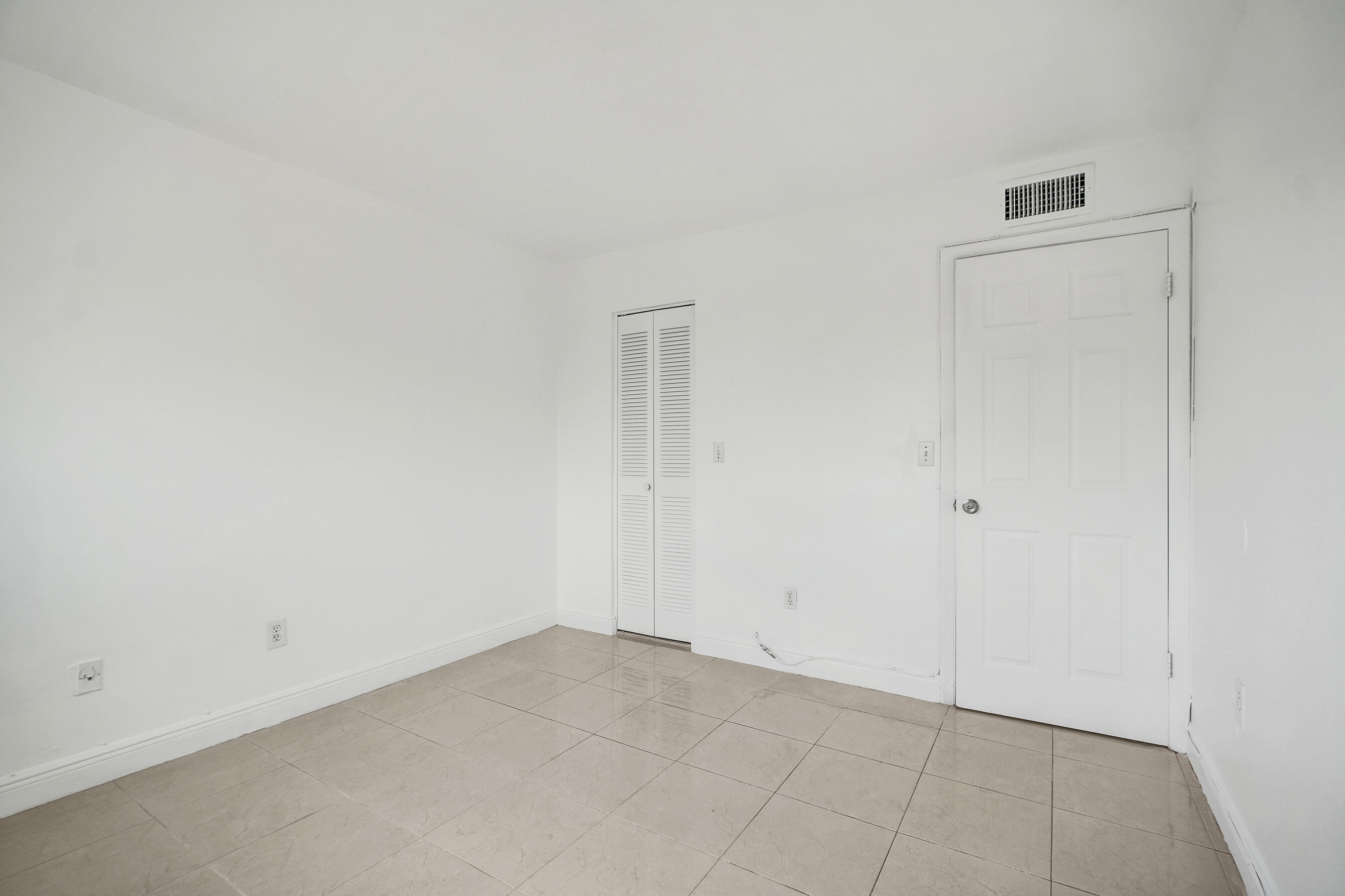 1801 S Treasure #528 North Bay Village, FL 33141