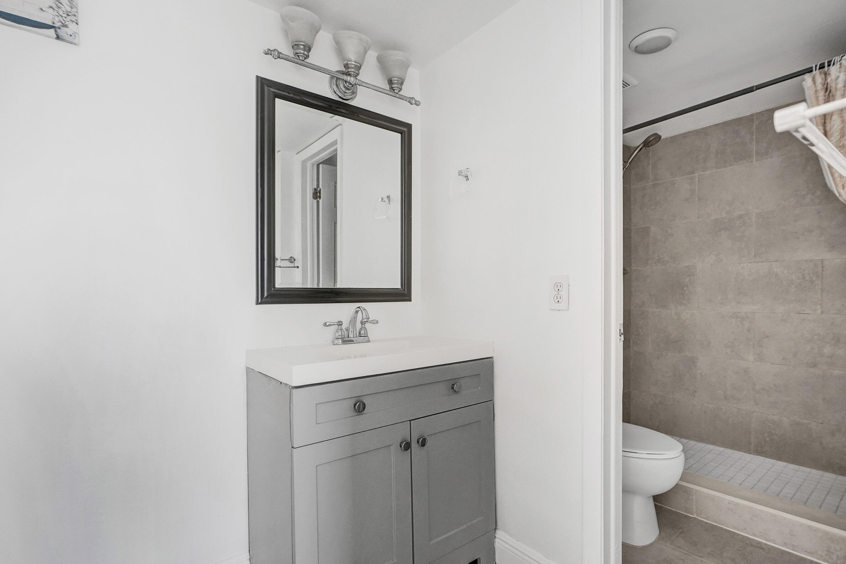 1801 S Treasure #528 North Bay Village, FL 33141