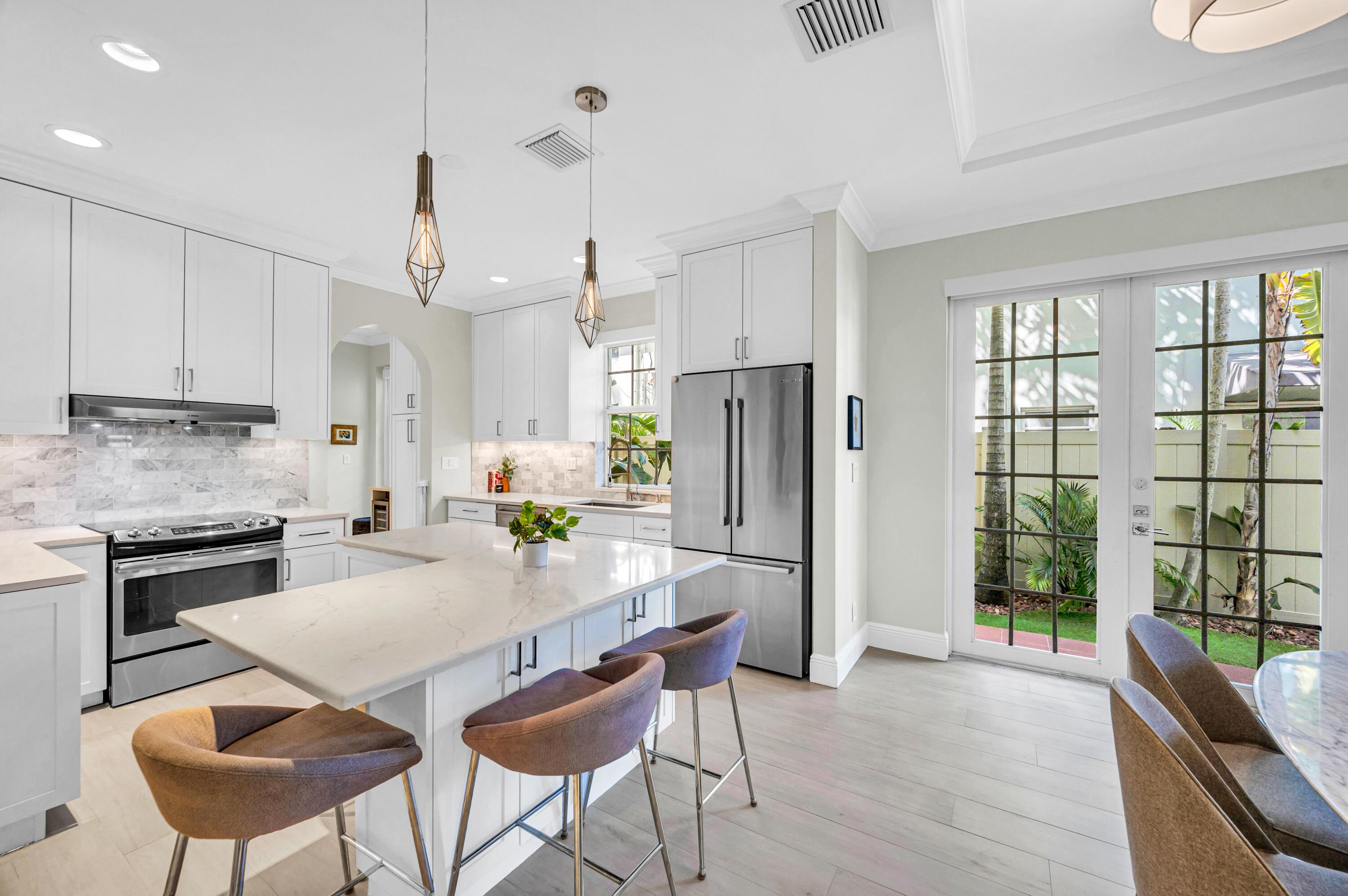 449 NE 16th Fort Lauderdale, FL 33301