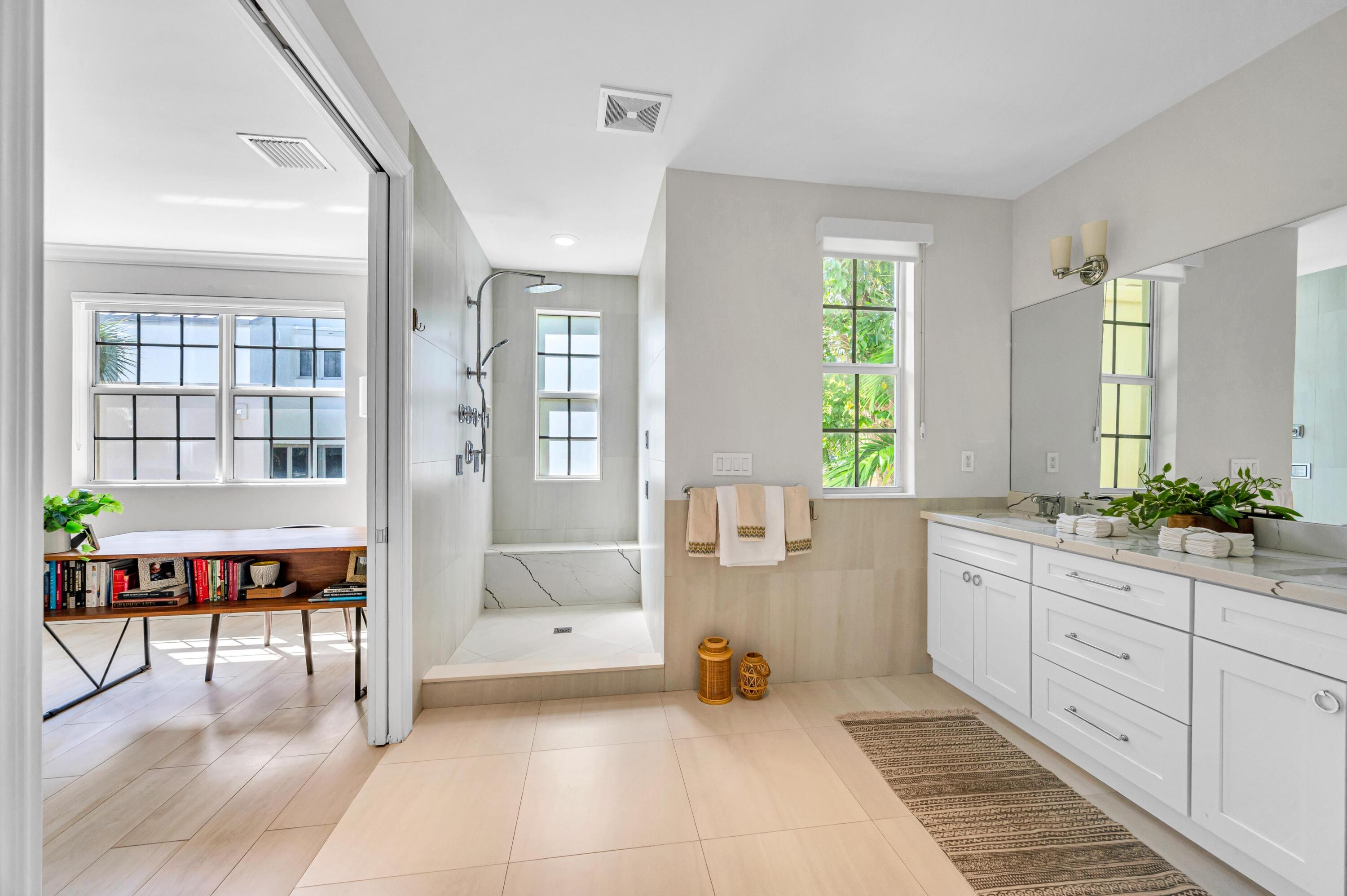 449 NE 16th Fort Lauderdale, FL 33301