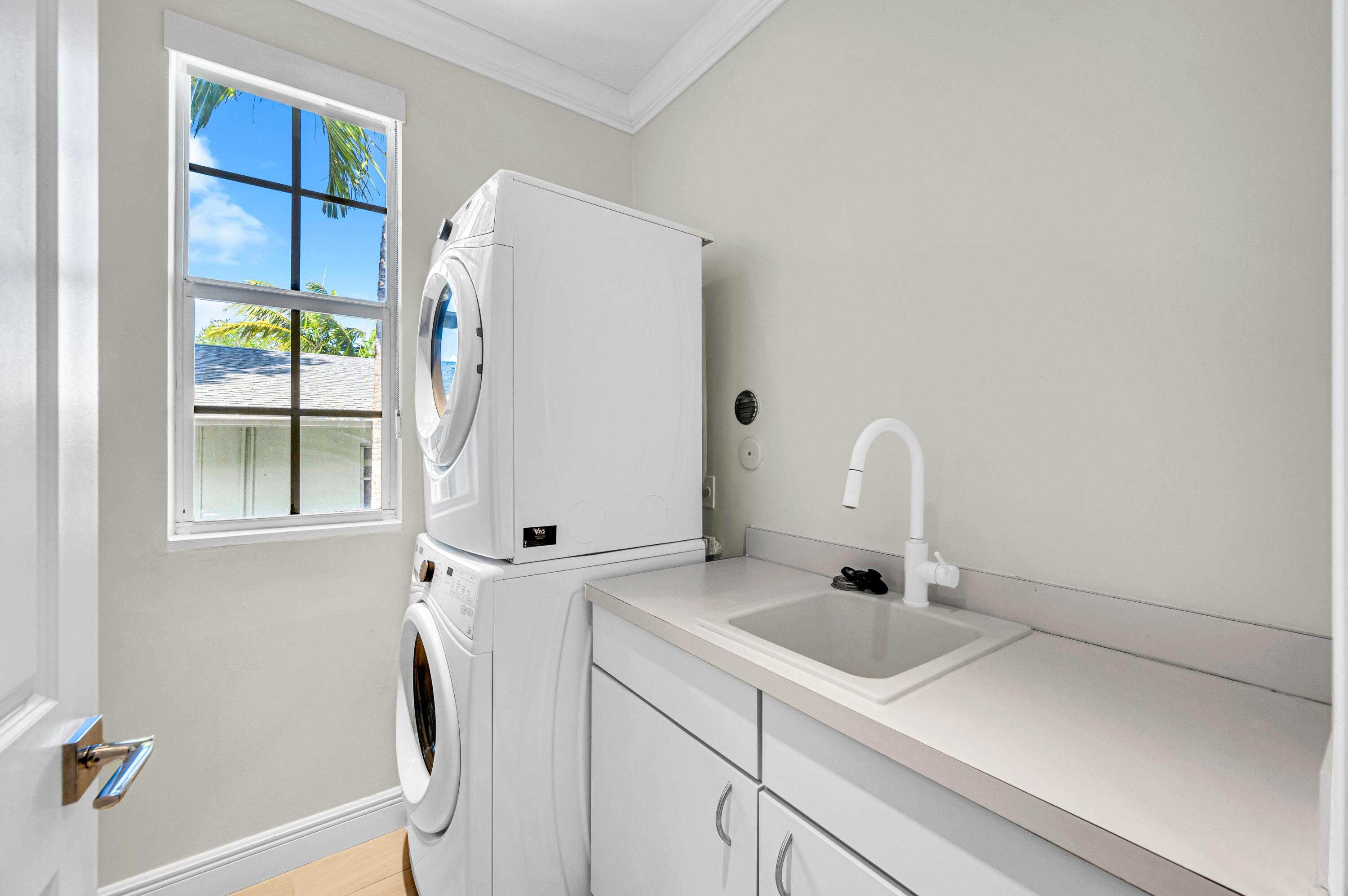 449 NE 16th Fort Lauderdale, FL 33301