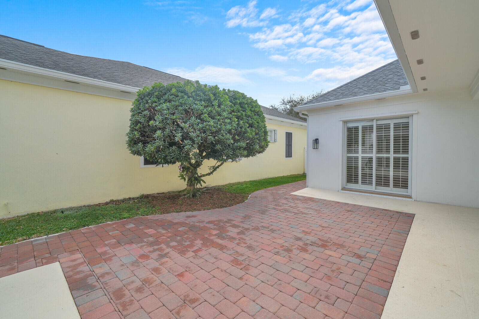 113 Honeysuckle Jupiter, FL 33458