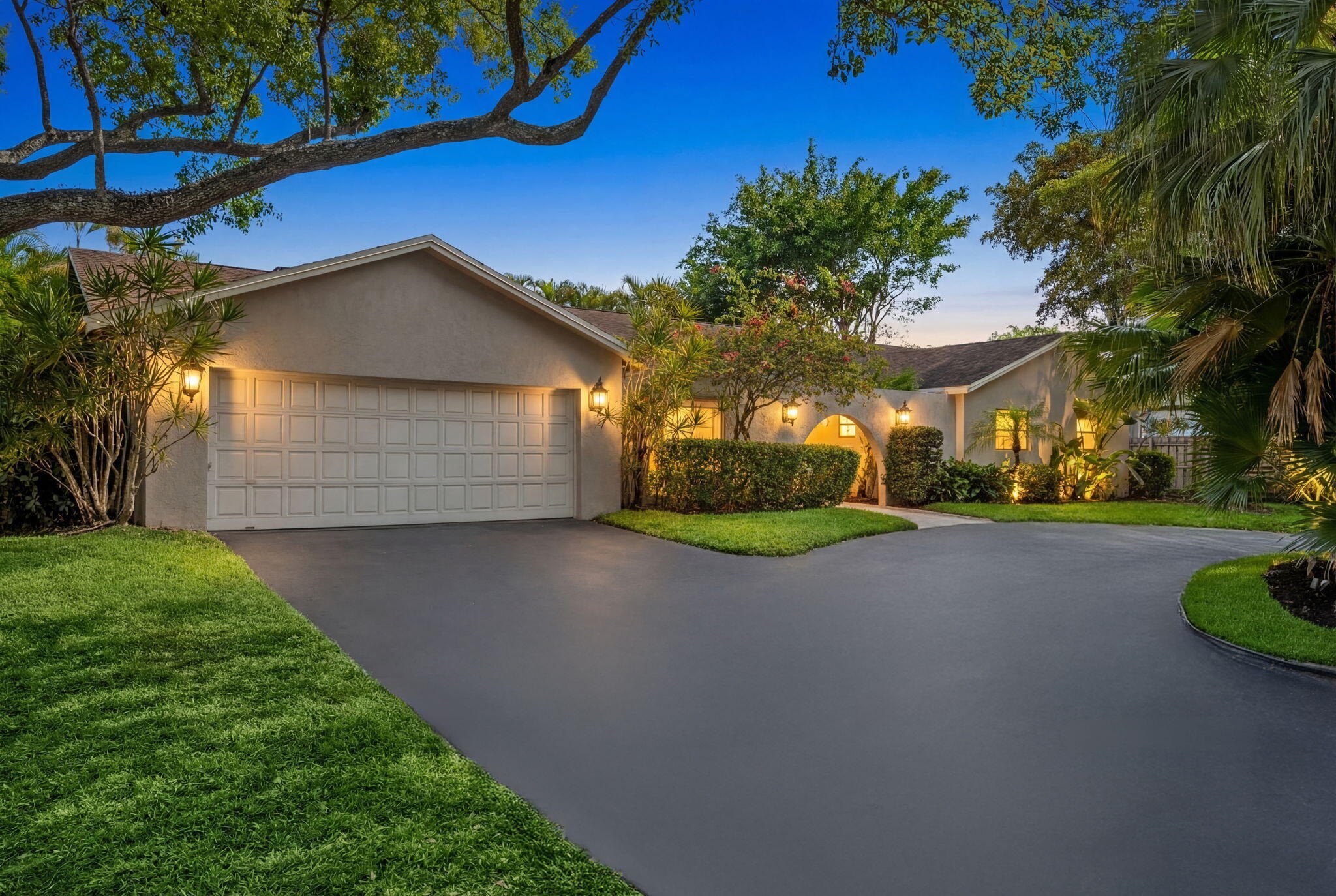 8730 Lake Dasha Plantation, FL 33324