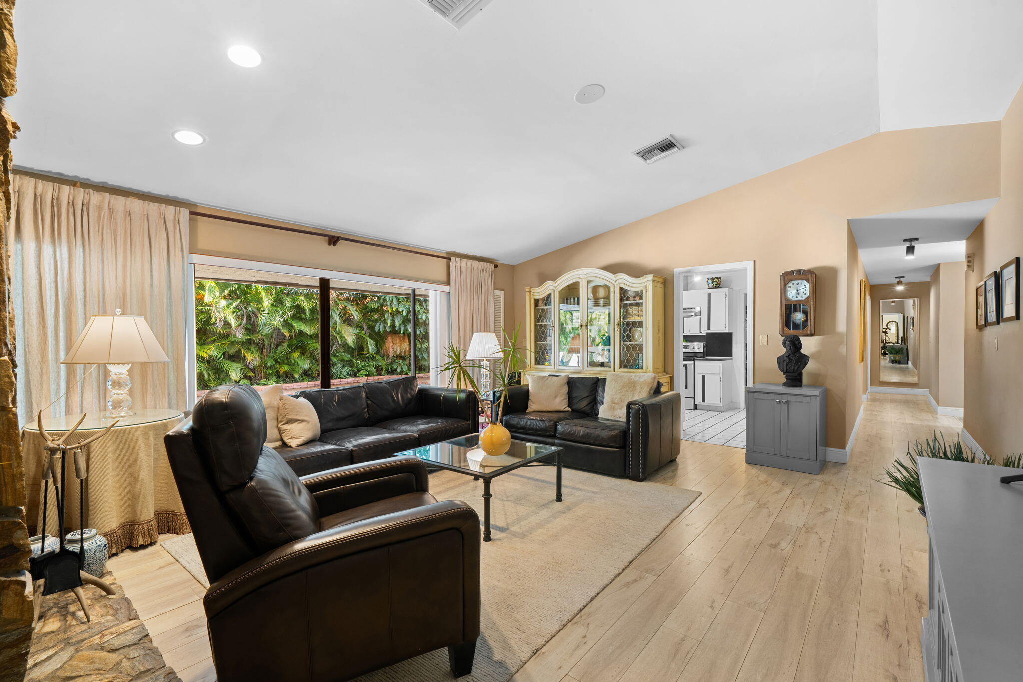 8730 Lake Dasha Plantation, FL 33324