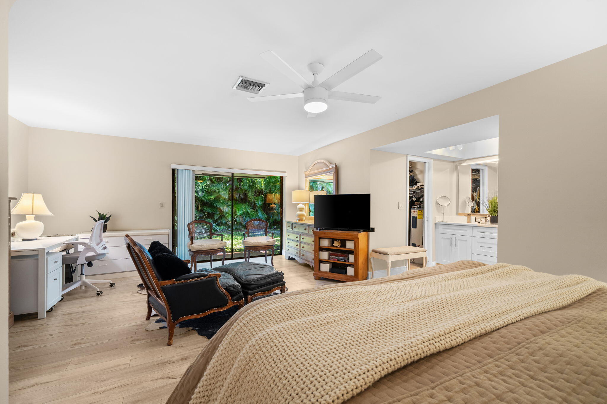 8730 Lake Dasha Plantation, FL 33324