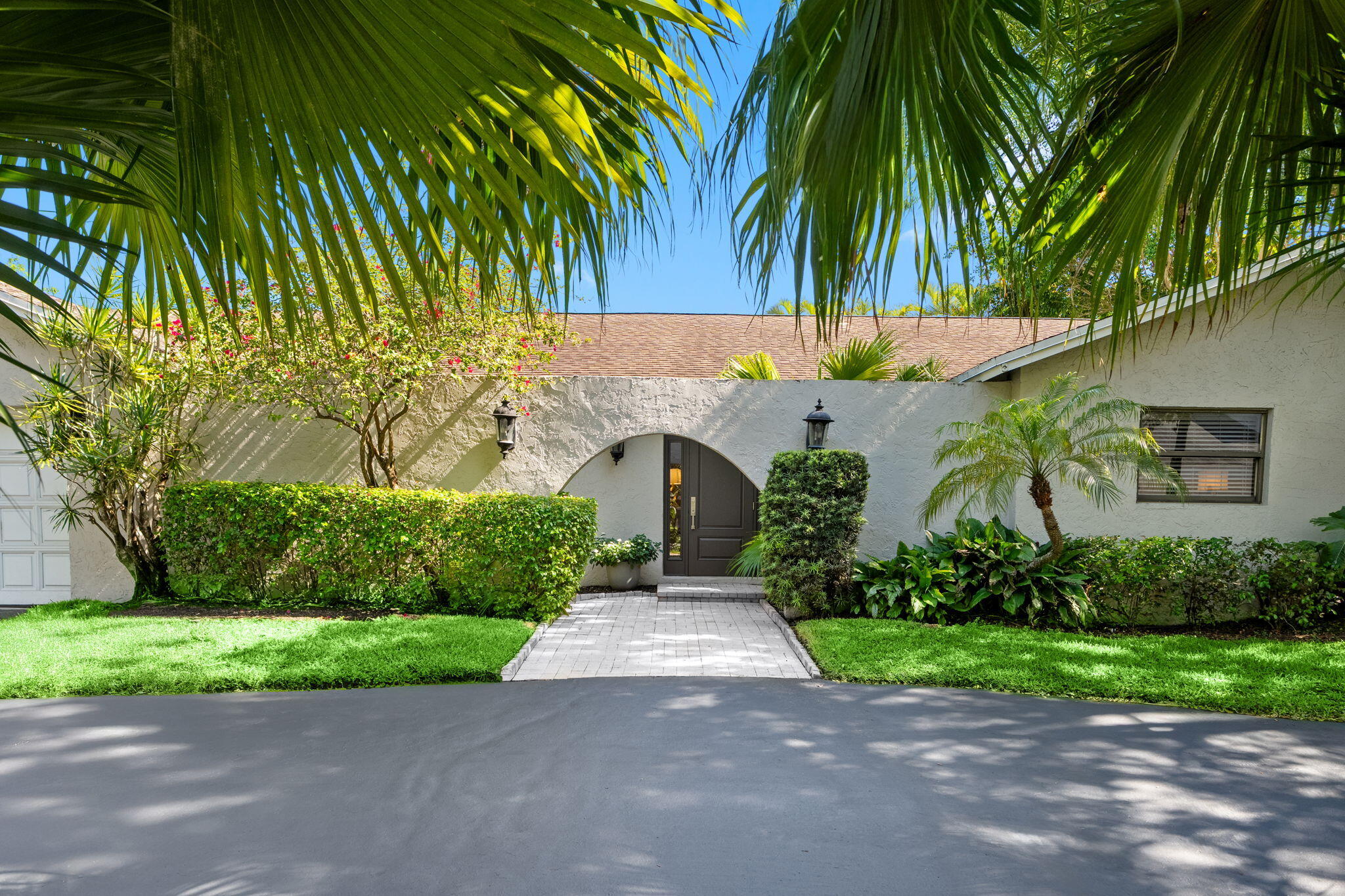 8730 Lake Dasha Plantation, FL 33324