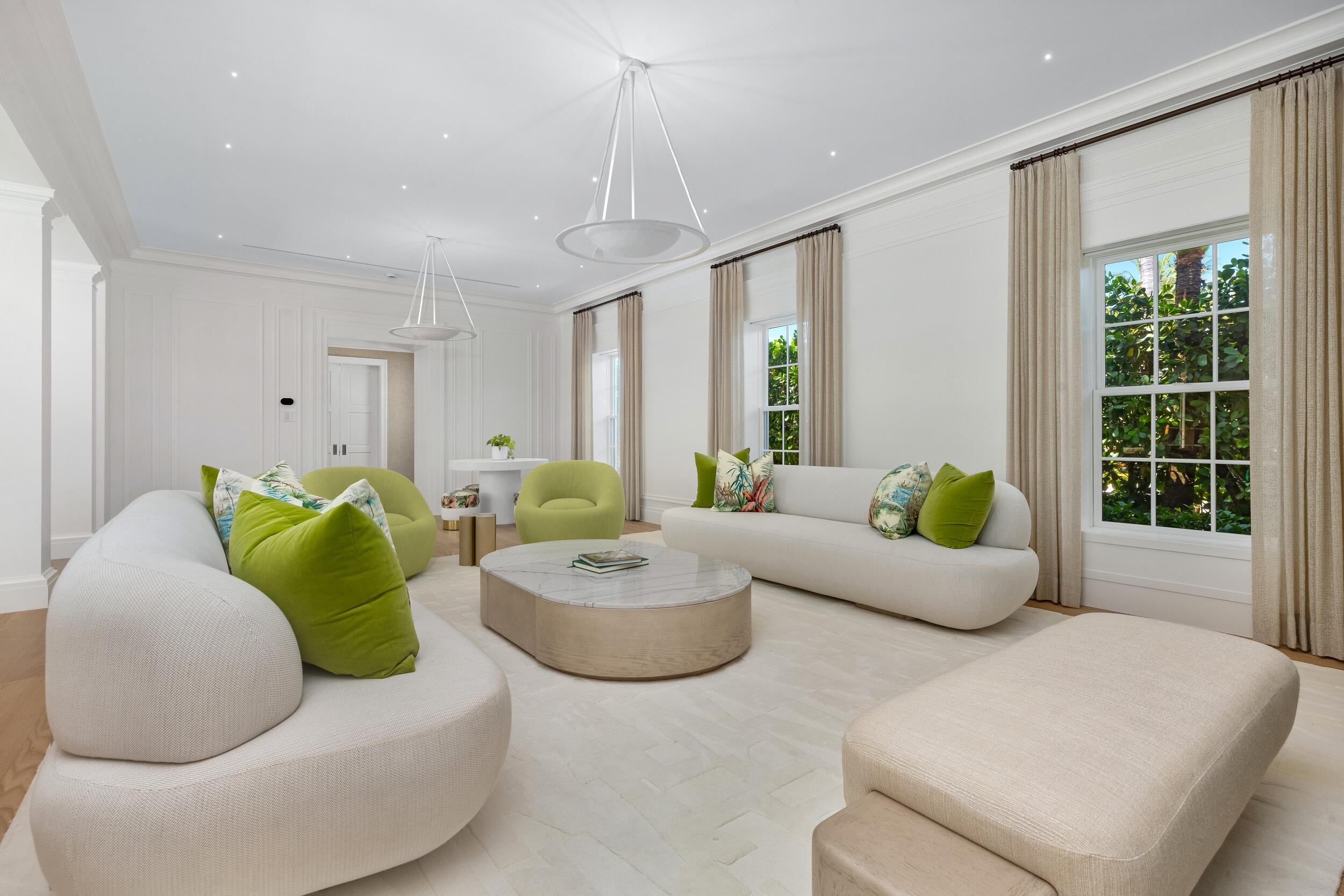 991 N Lake Palm Beach, FL 33480