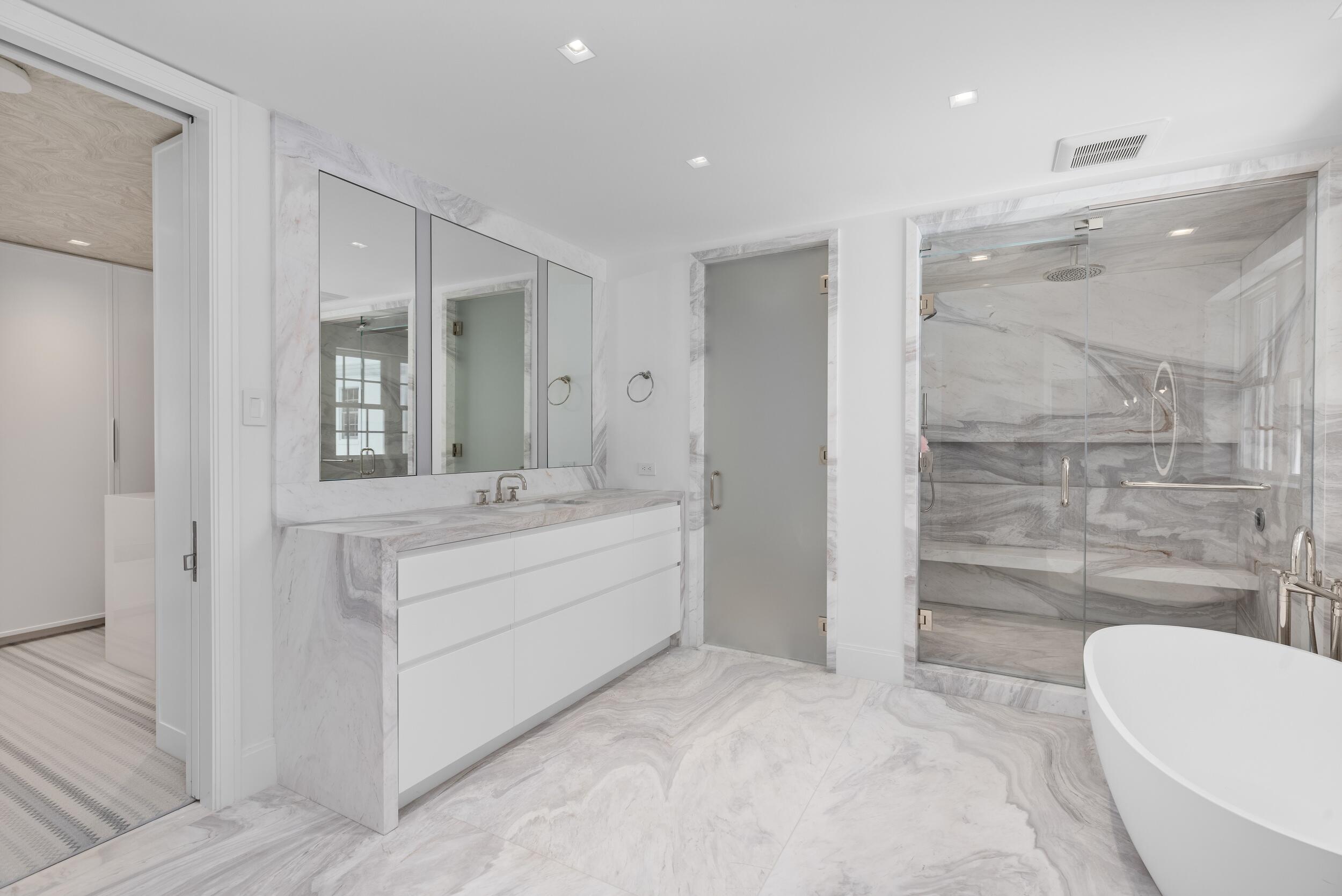 991 N Lake Palm Beach, FL 33480