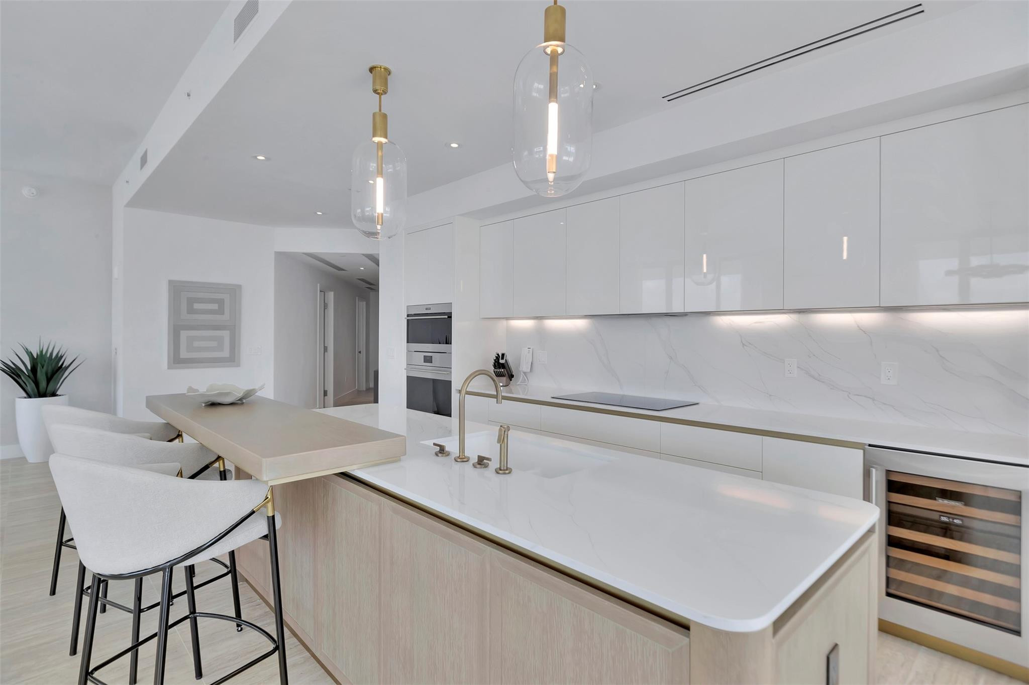 525 N Fort Lauderdale Bch #1903 Fort Lauderdale, FL 33304