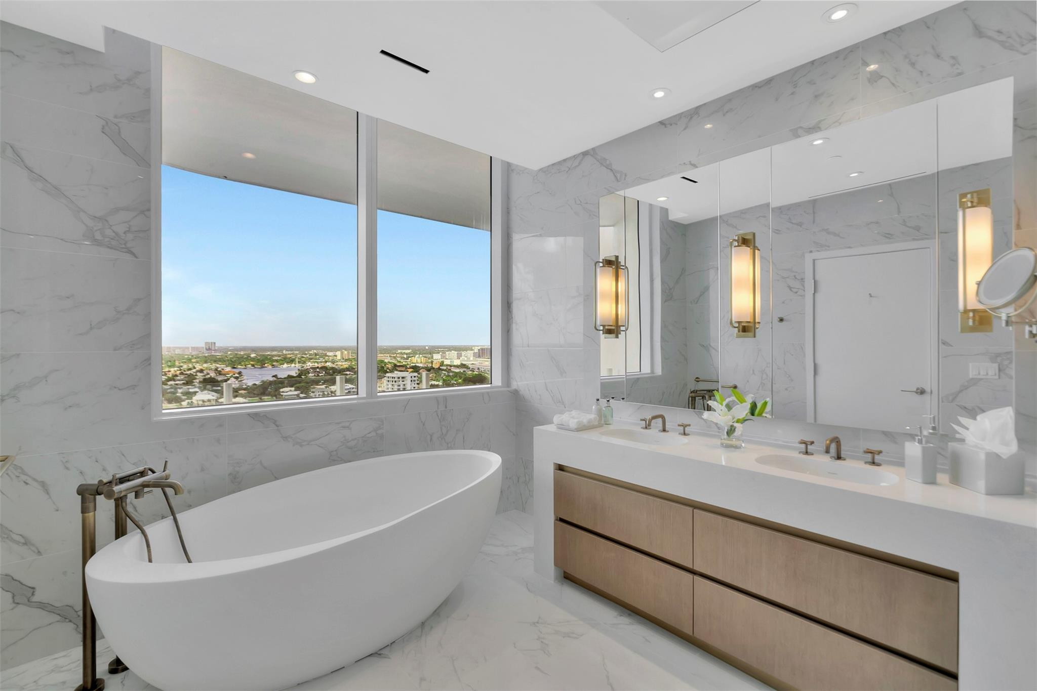 525 N Fort Lauderdale Bch #1903 Fort Lauderdale, FL 33304