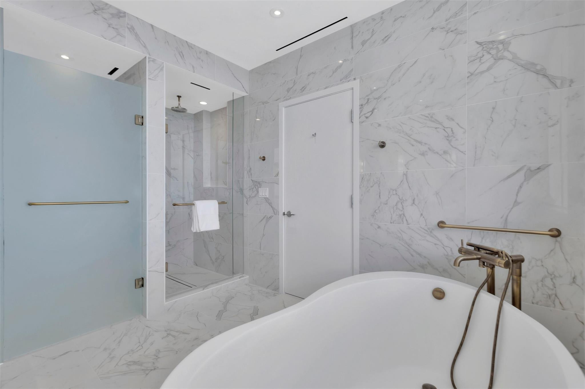 525 N Fort Lauderdale Bch #1903 Fort Lauderdale, FL 33304