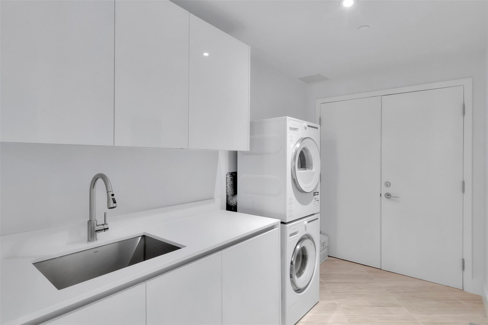 525 N Fort Lauderdale Bch #1903 Fort Lauderdale, FL 33304