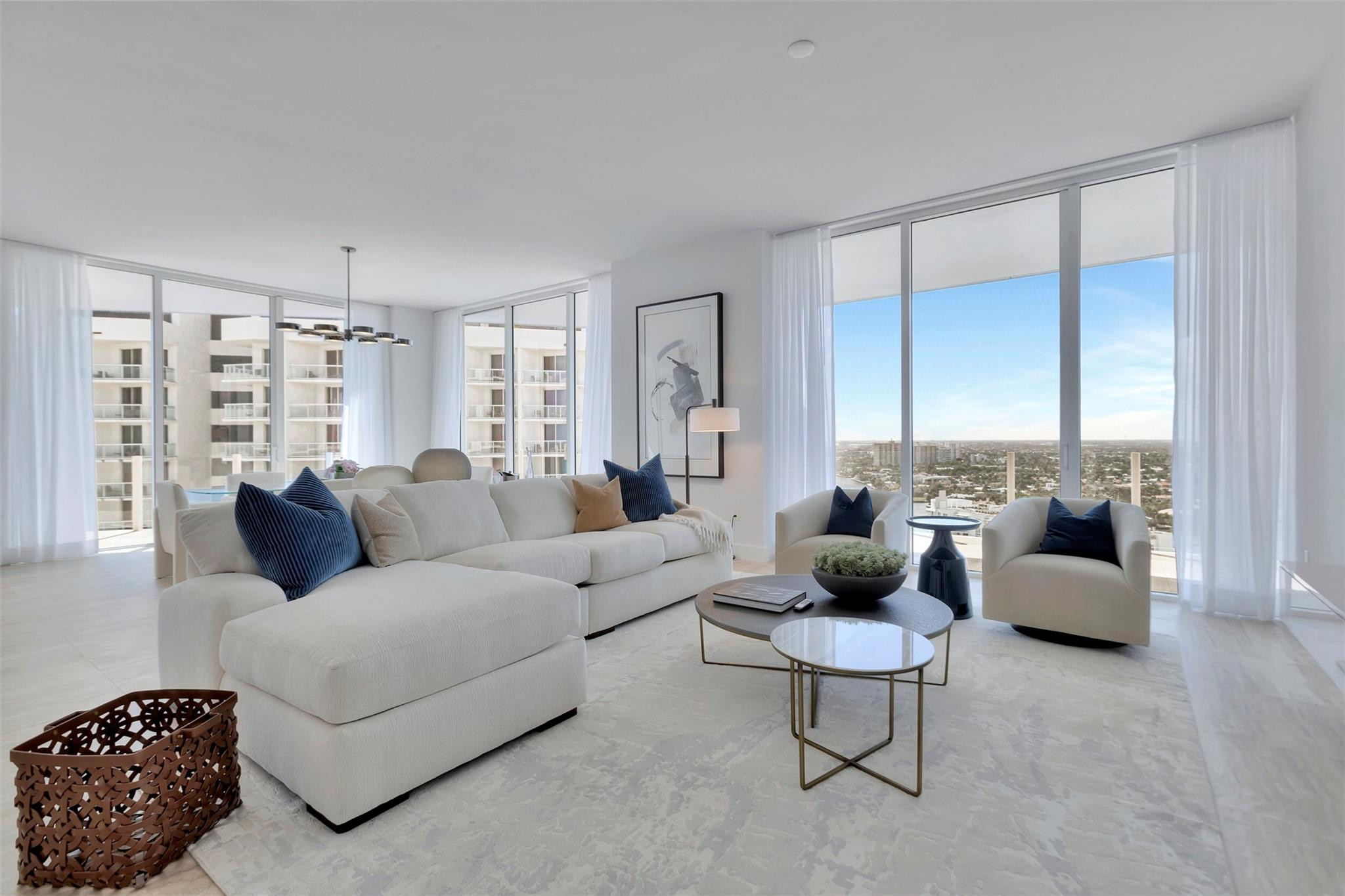 525 N Fort Lauderdale Bch #1903 Fort Lauderdale, FL 33304