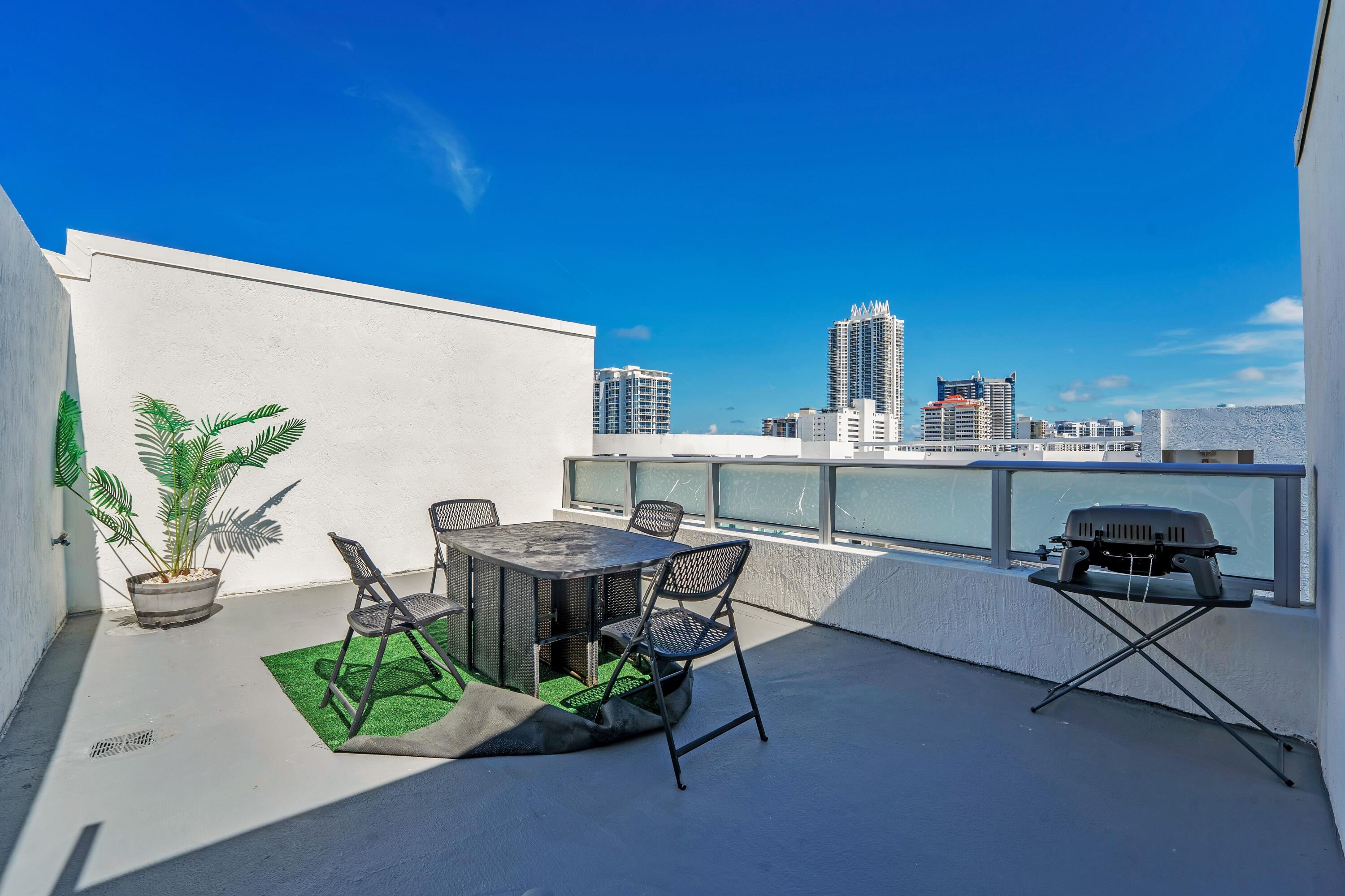 6620 Indian Crk #602 Miami Beach, FL 33141