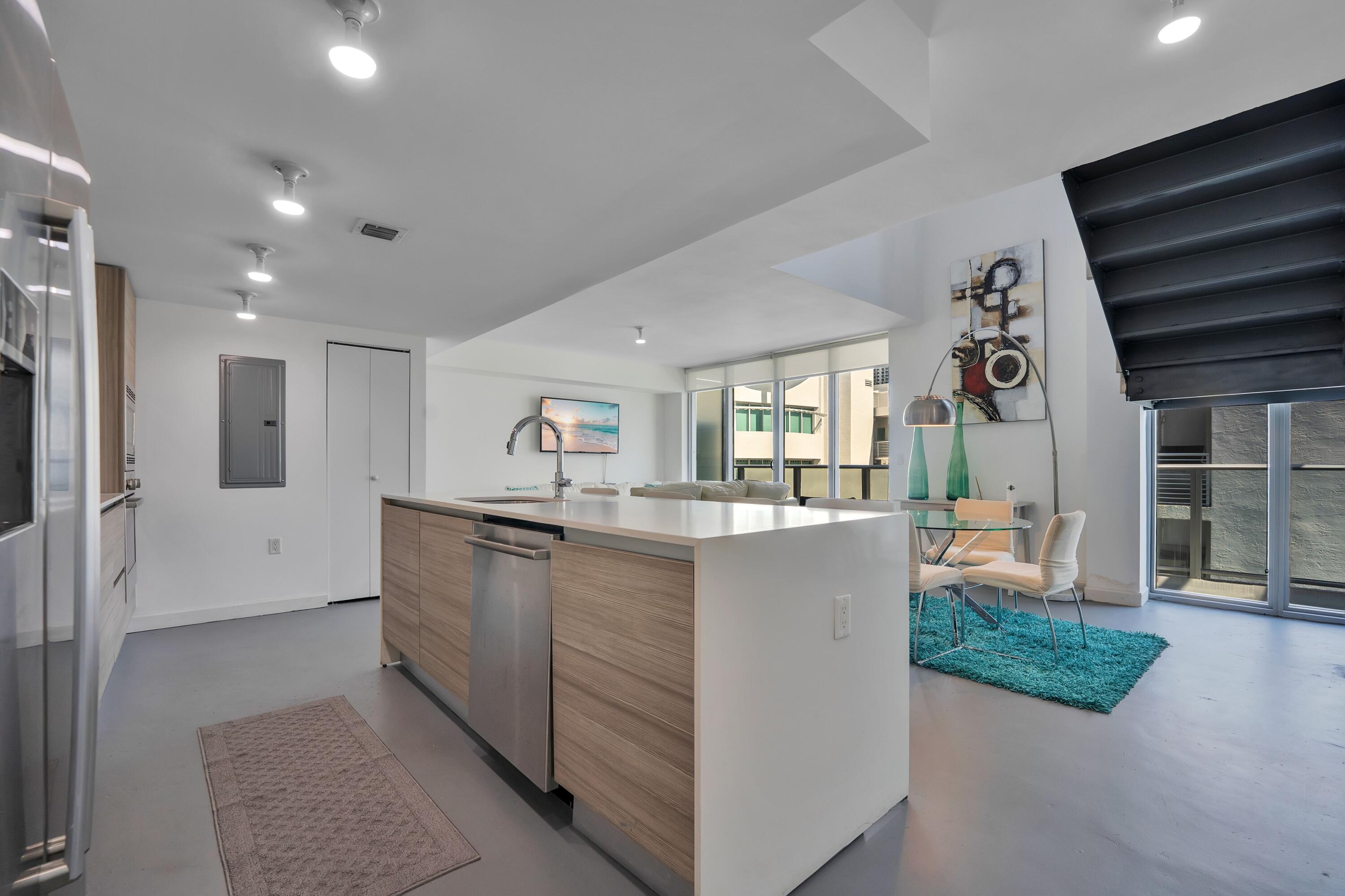 6620 Indian Crk #602 Miami Beach, FL 33141