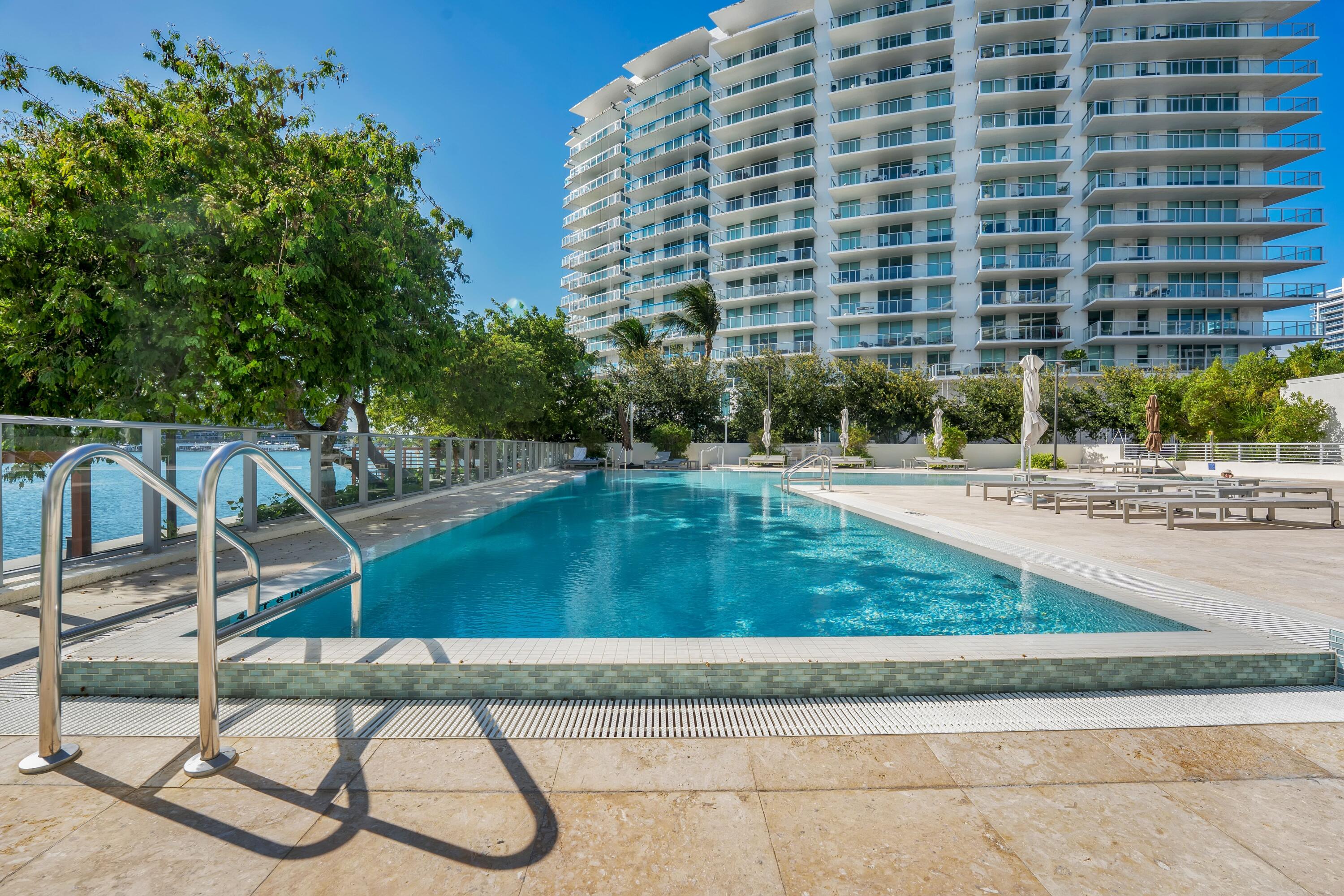 6620 Indian Crk #602 Miami Beach, FL 33141