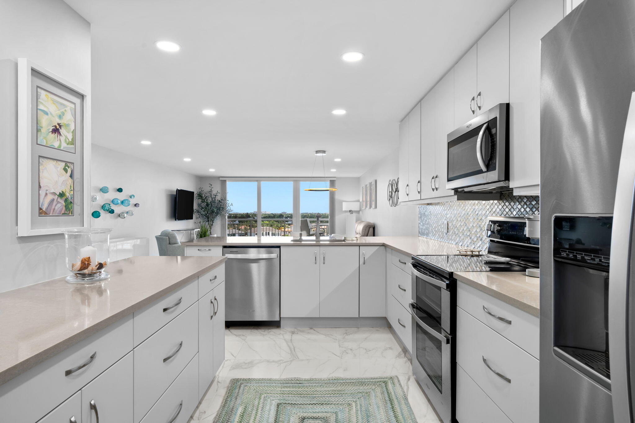 511 Bayshore #910 Fort Lauderdale, FL 33304