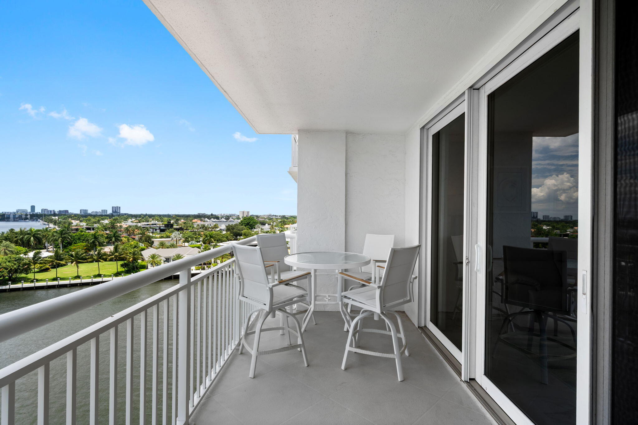 511 Bayshore #910 Fort Lauderdale, FL 33304