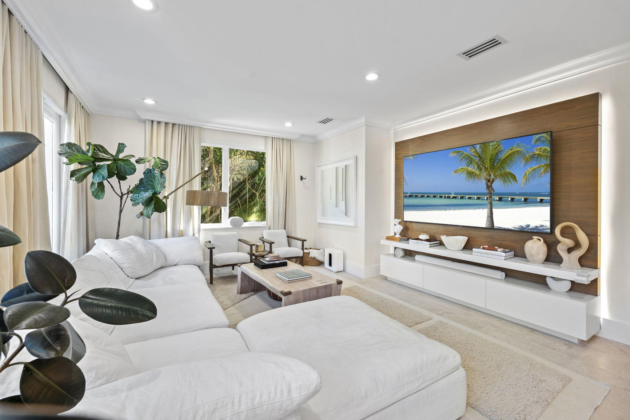 2765 Brickell Miami, FL 33129
