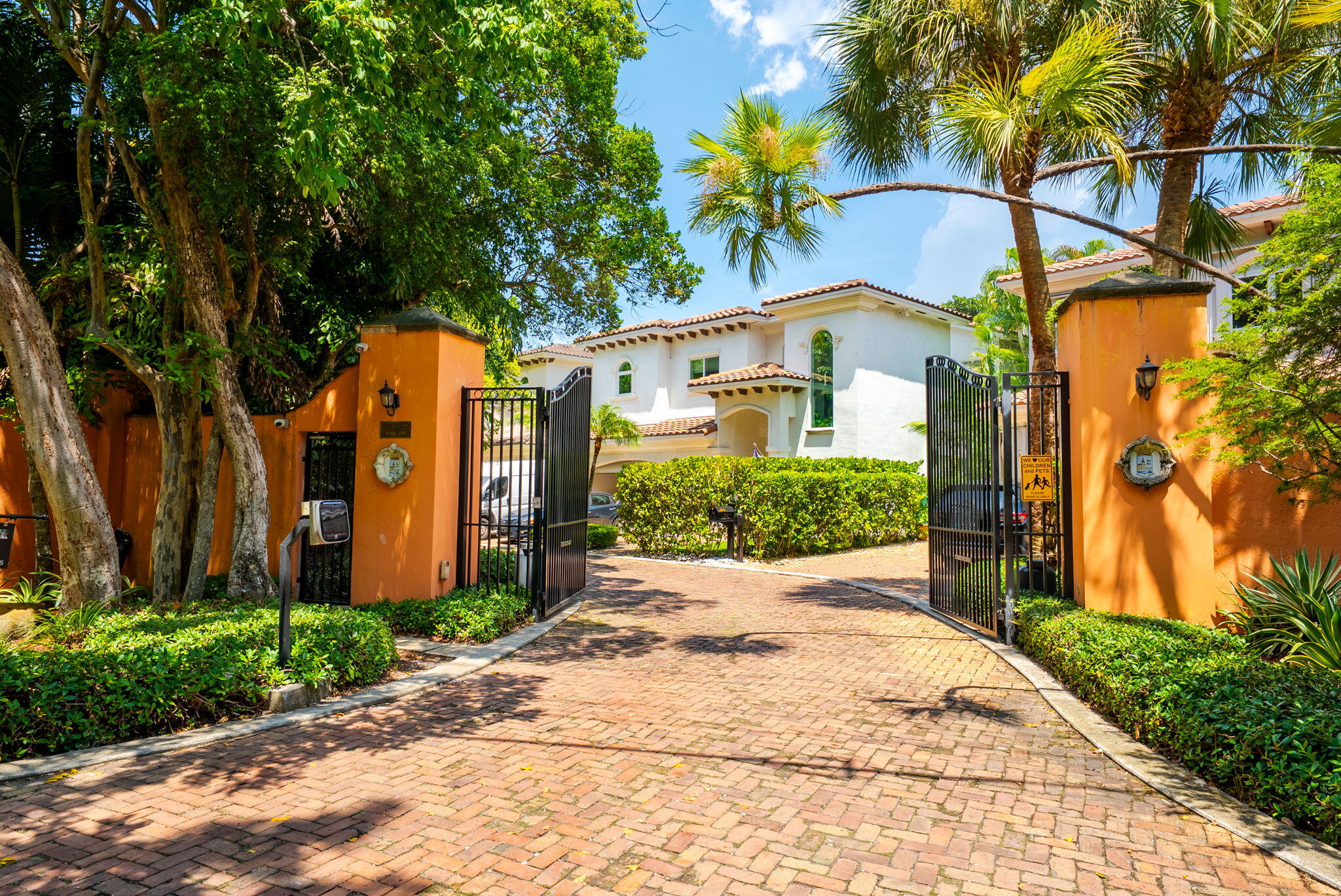 2765 Brickell Miami, FL 33129