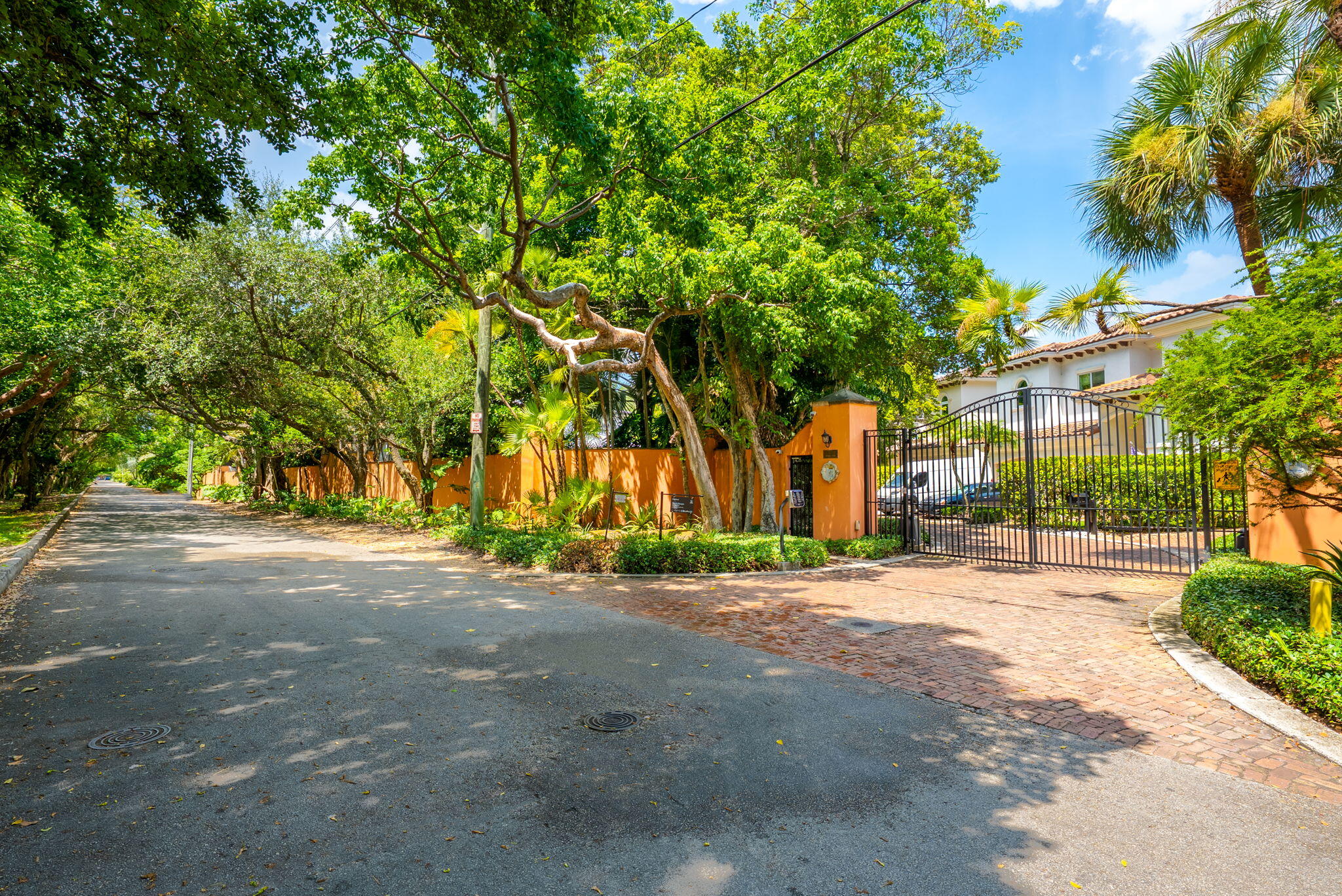 2765 Brickell Miami, FL 33129
