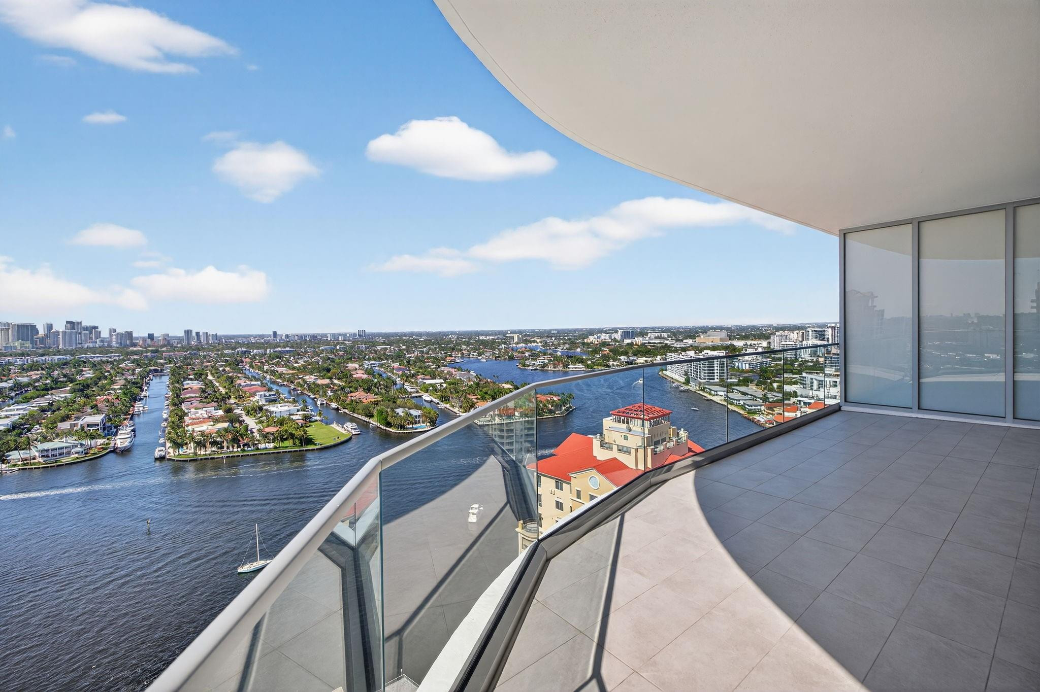 153 N Seabreeze #2202-S Fort Lauderdale, FL 33304