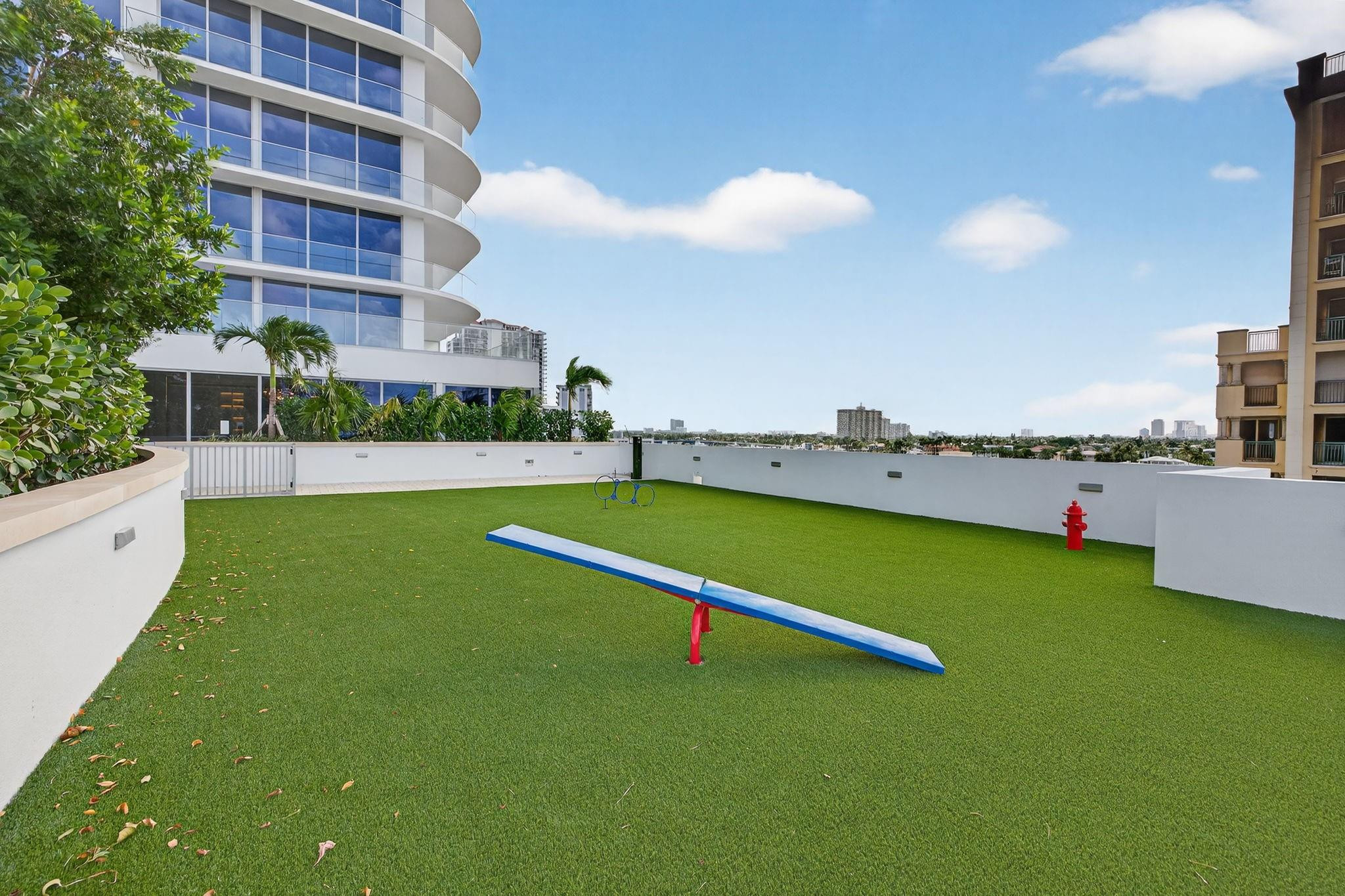 153 N Seabreeze #2202-S Fort Lauderdale, FL 33304