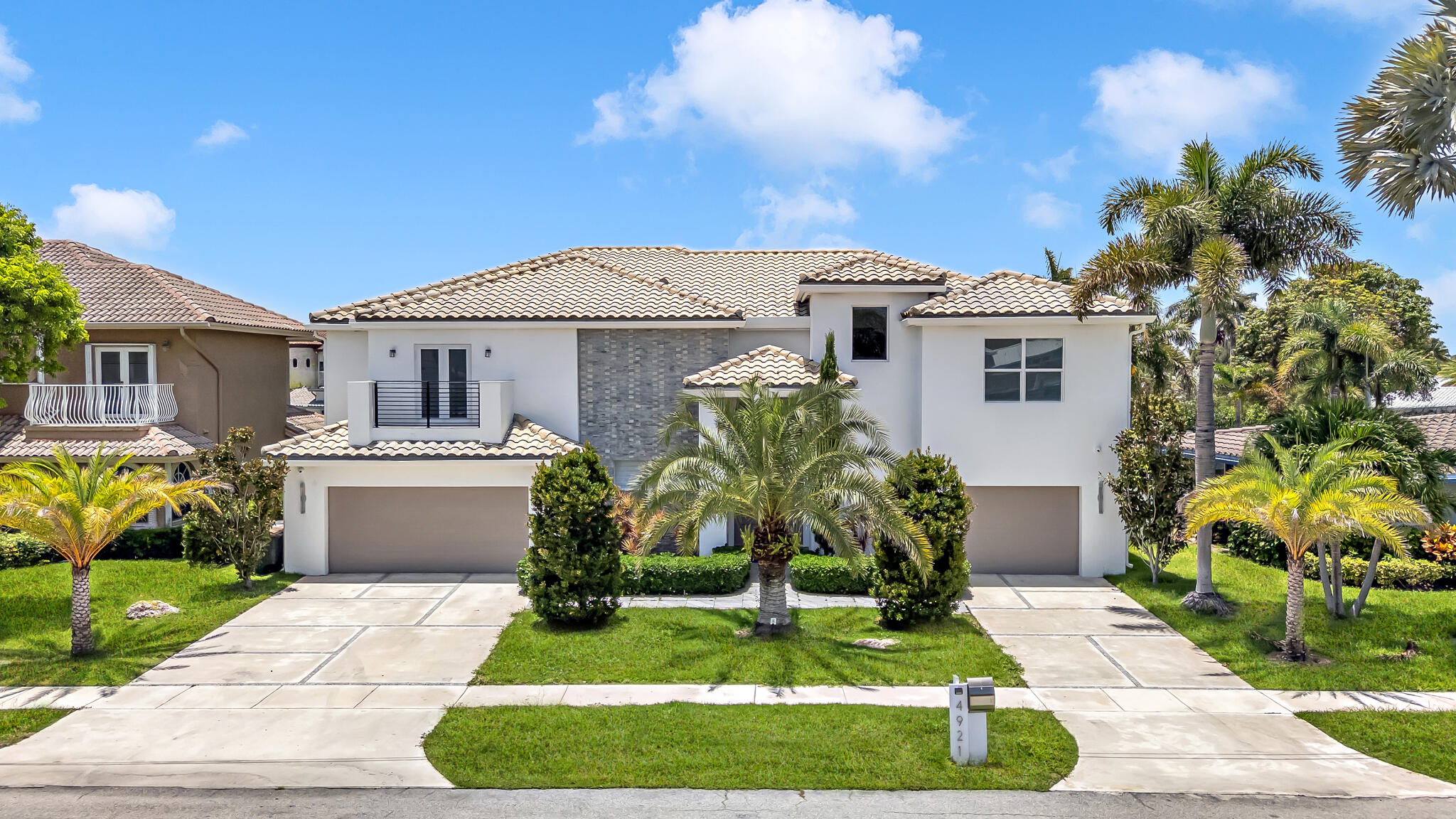 4921 NE 28th Lighthouse Point, FL 33064