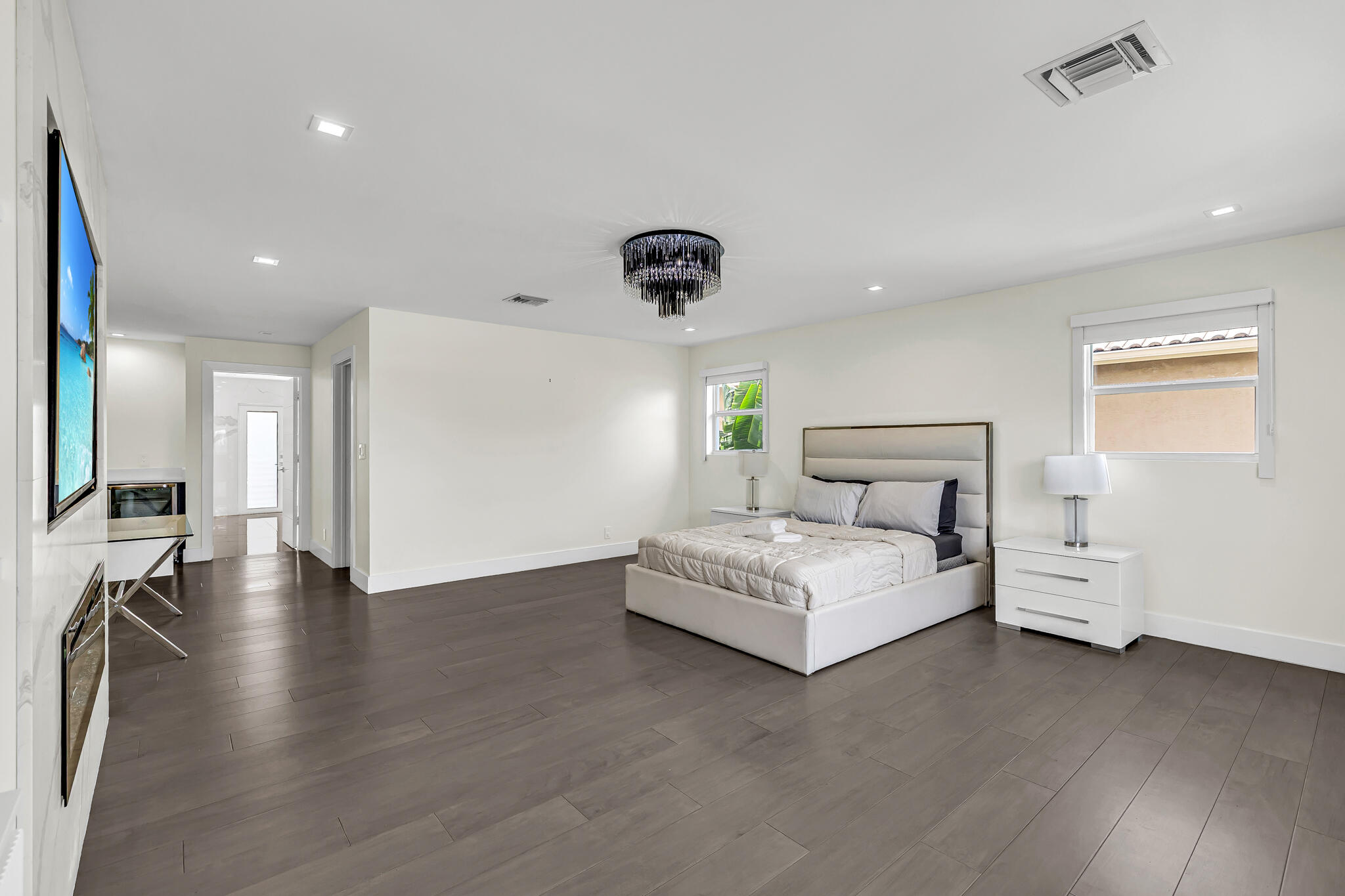 4921 NE 28th Lighthouse Point, FL 33064