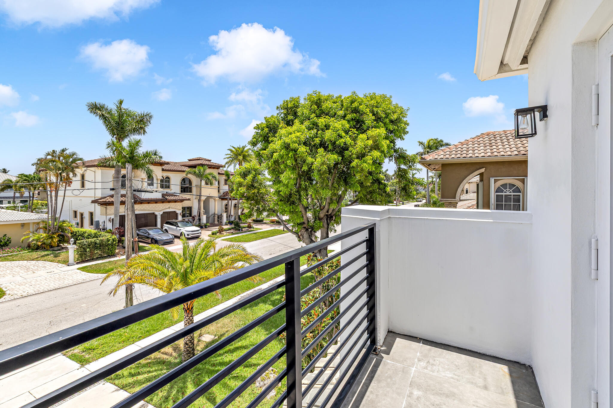 4921 NE 28th Lighthouse Point, FL 33064