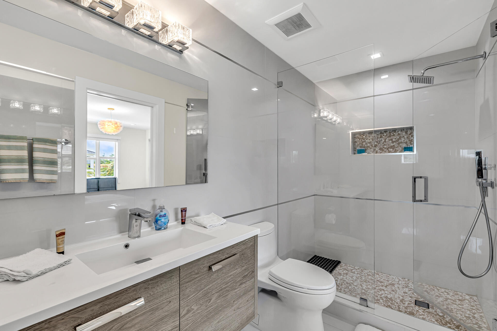 4921 NE 28th Lighthouse Point, FL 33064