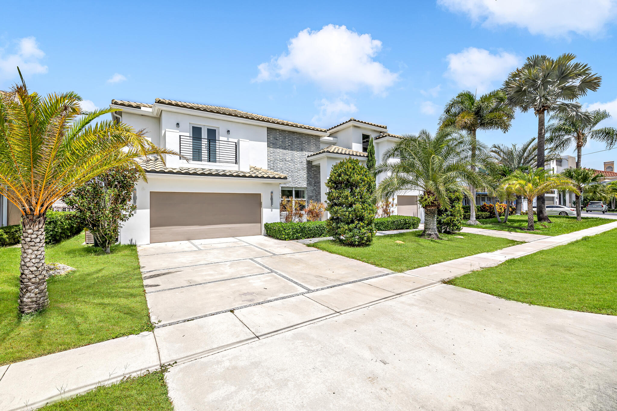 4921 NE 28th Lighthouse Point, FL 33064