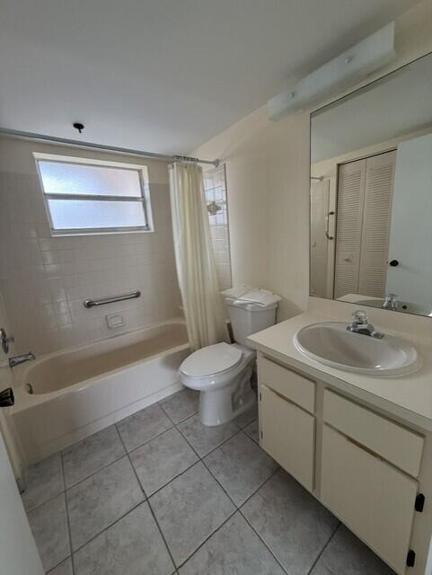 3031 Holiday Spgs #202-7 Margate, FL 33063