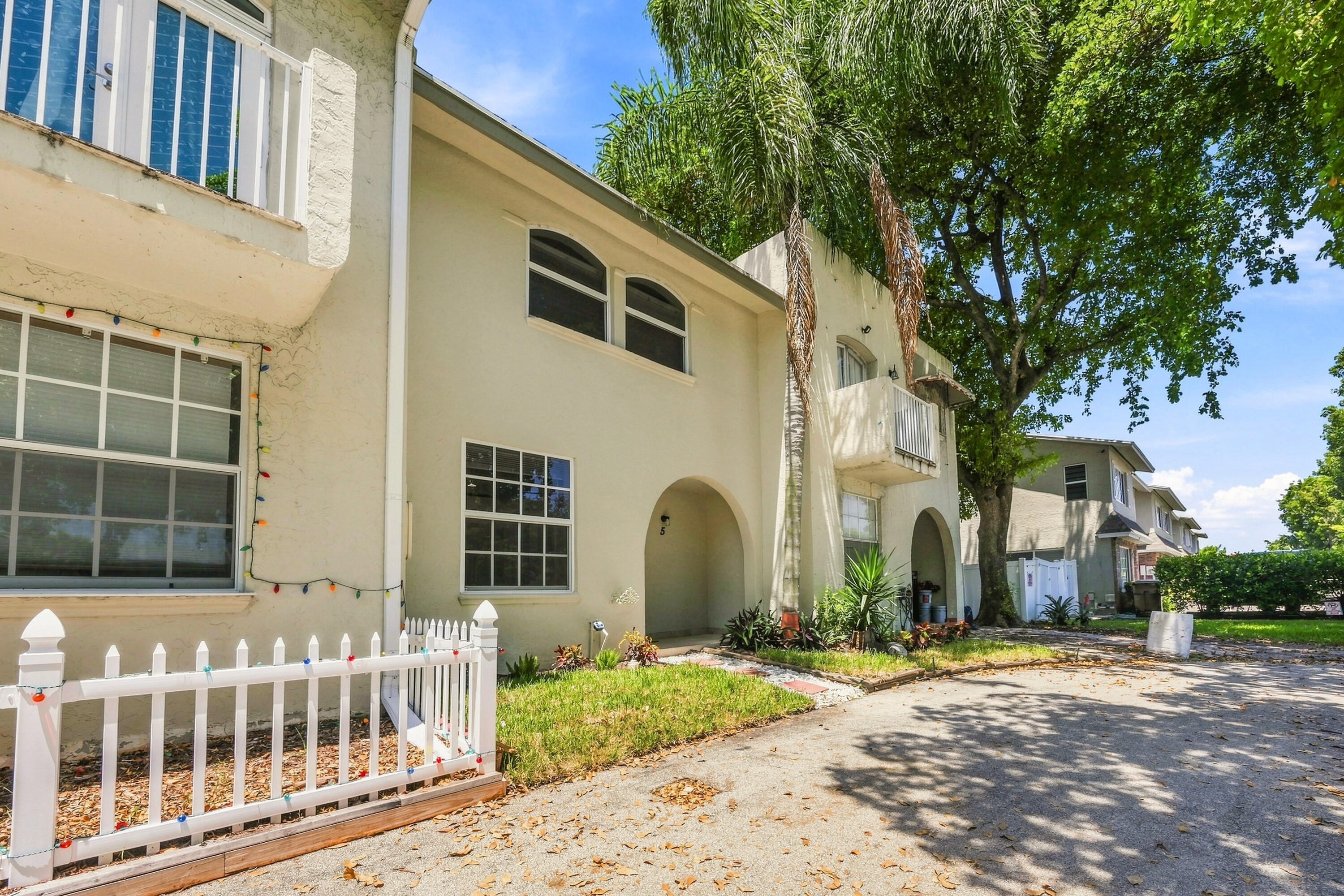 4161 NW 9th Ave #5