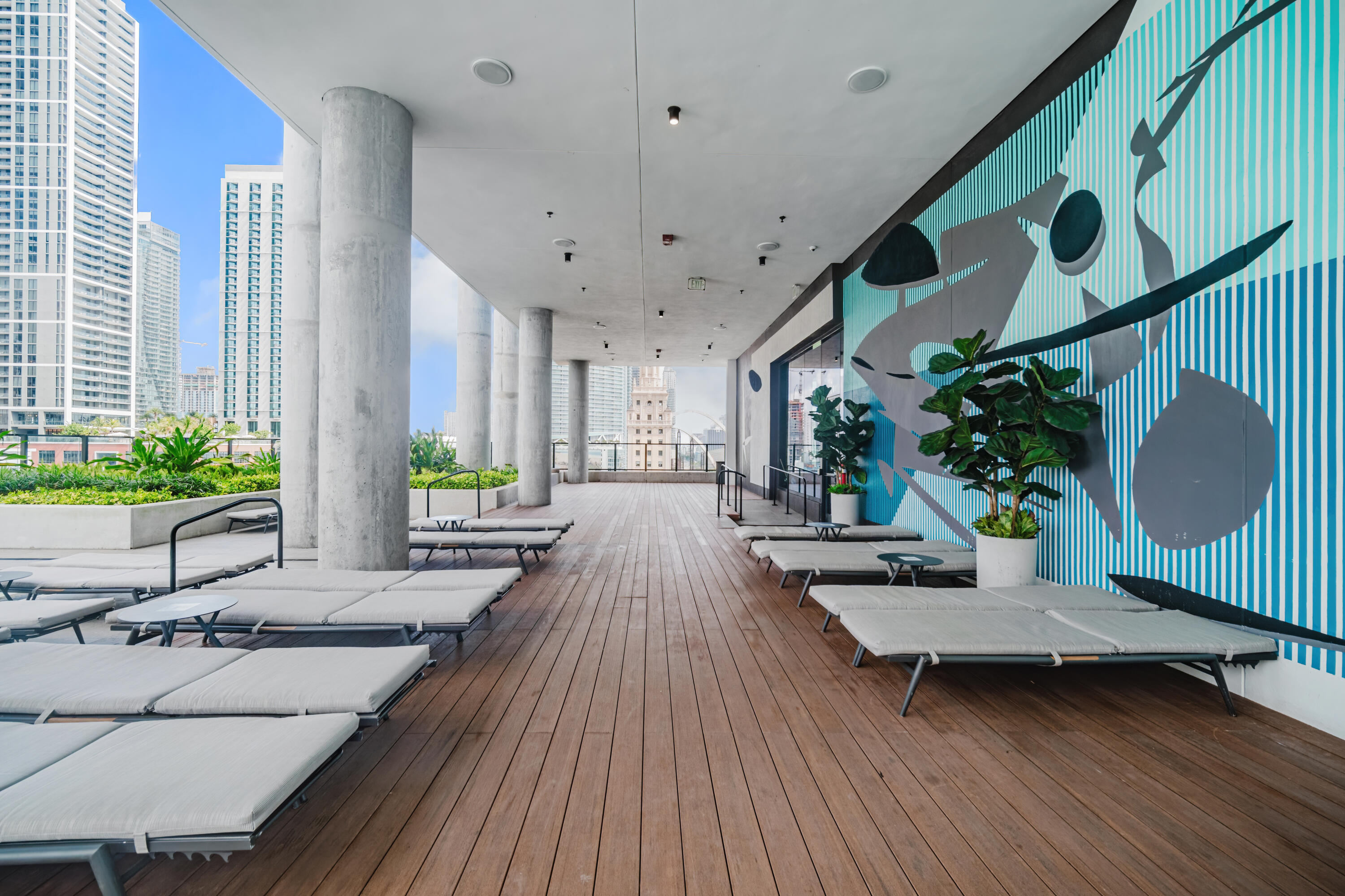 398 NE 5th #1515 Miami, FL 33132