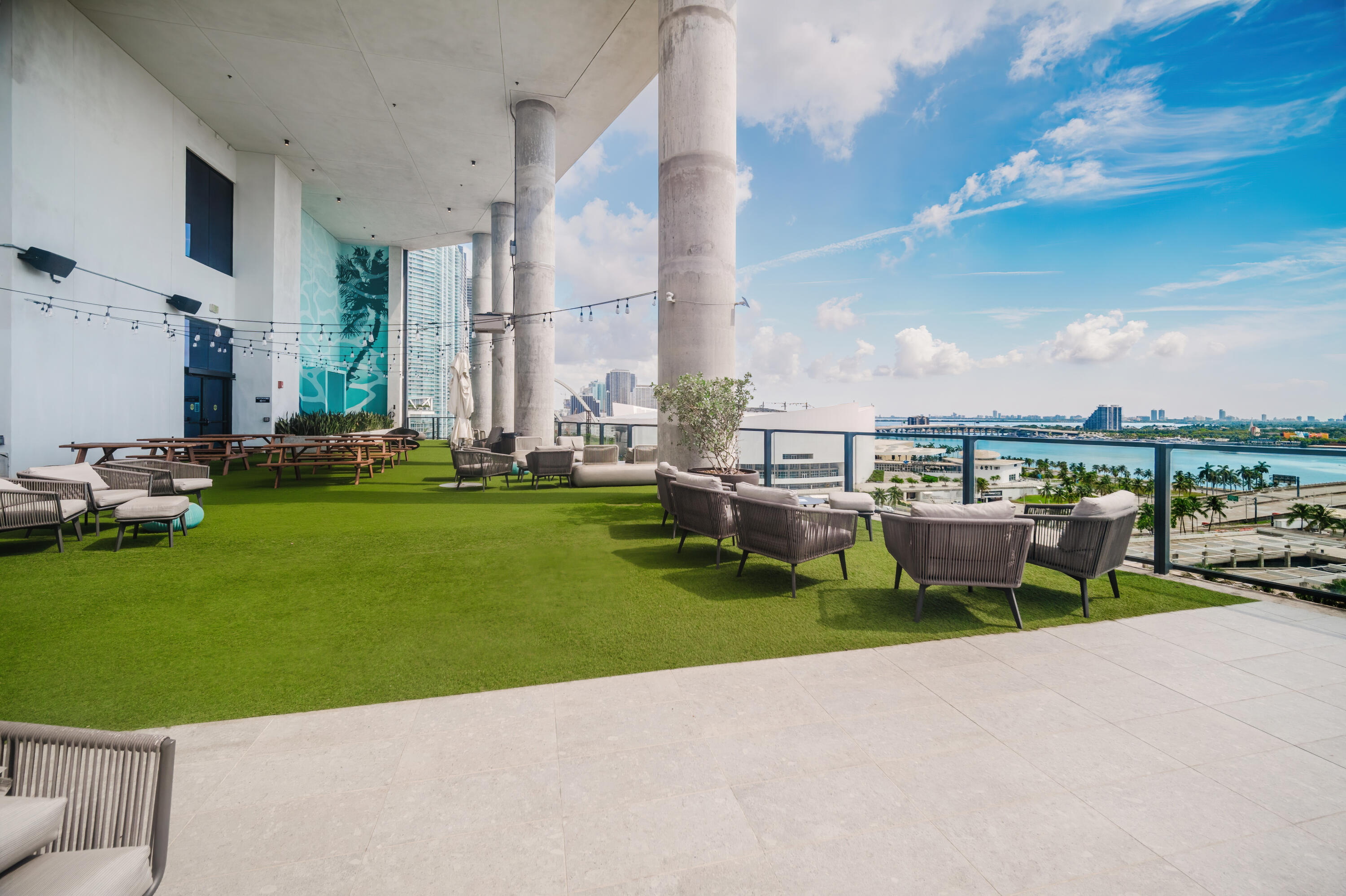 398 NE 5th #1515 Miami, FL 33132