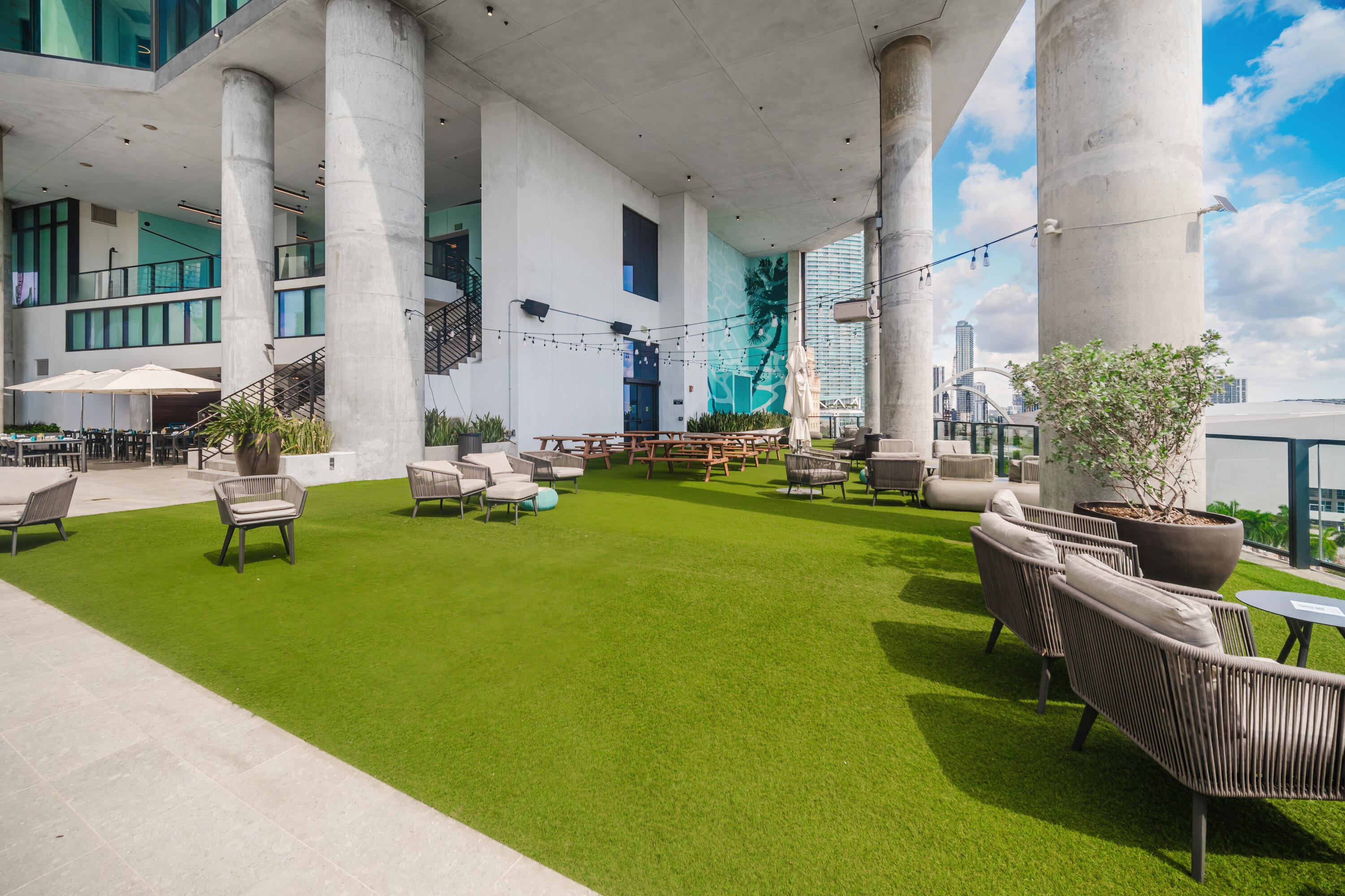 398 NE 5th #1515 Miami, FL 33132