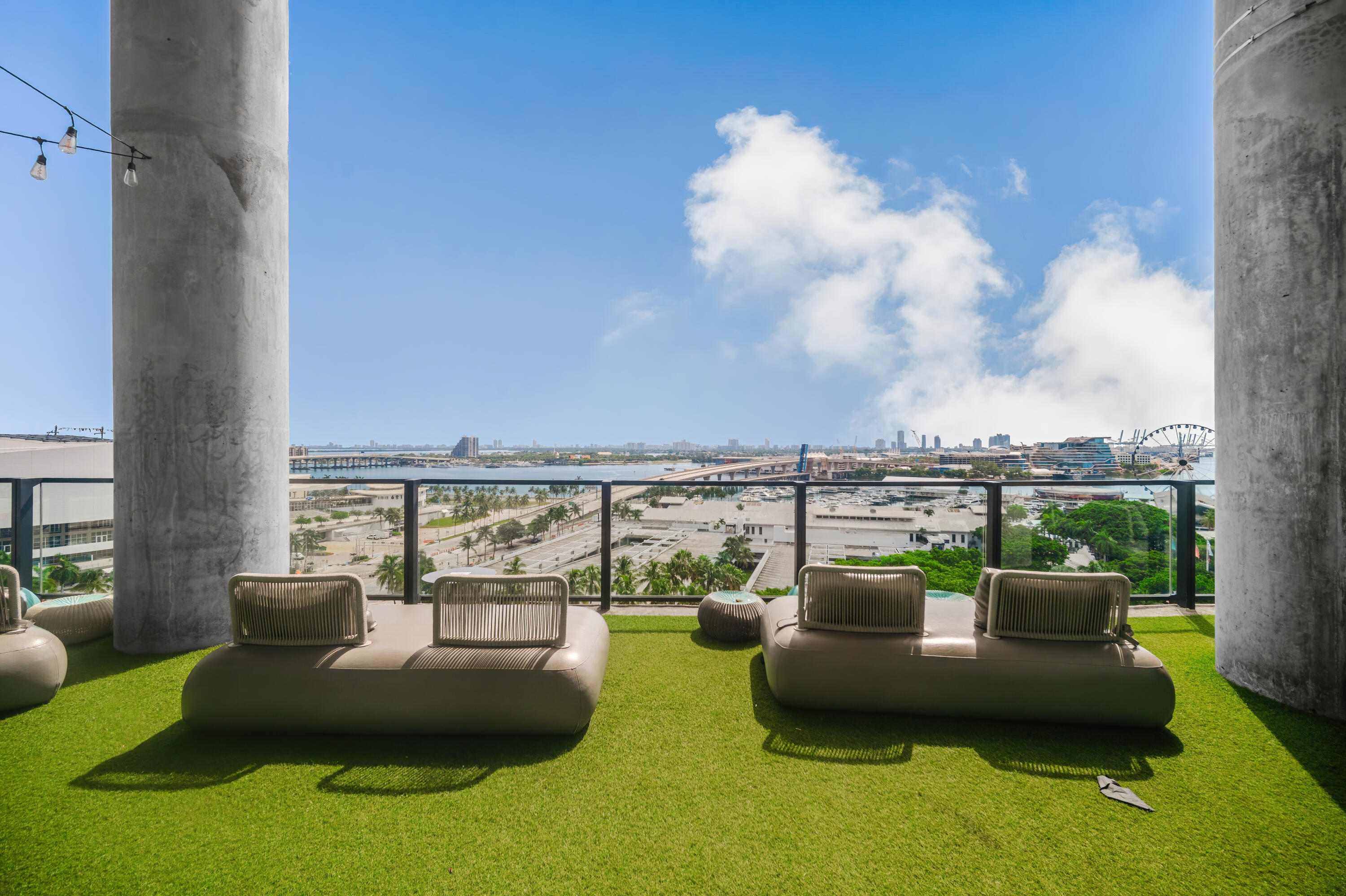 398 NE 5th #1515 Miami, FL 33132