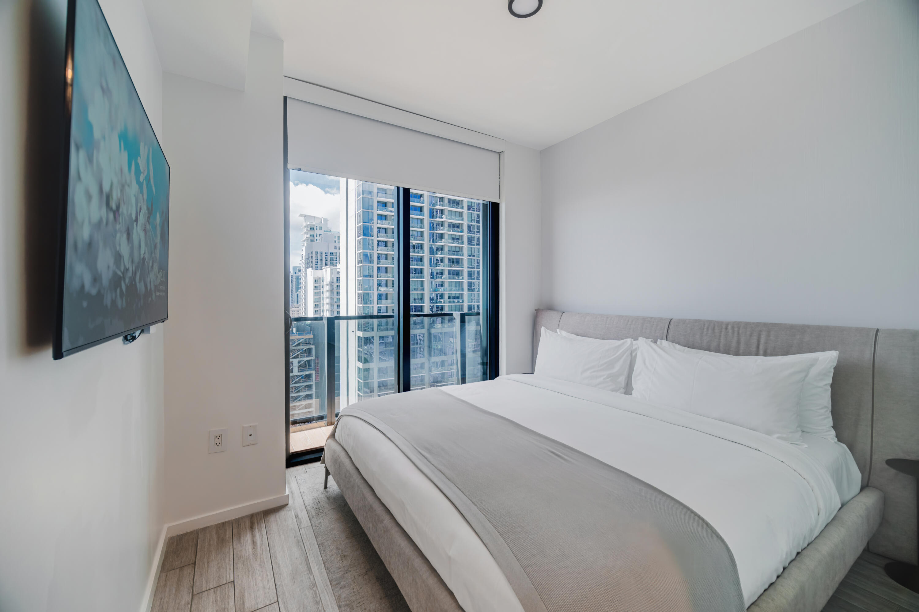 398 NE 5th #1515 Miami, FL 33132