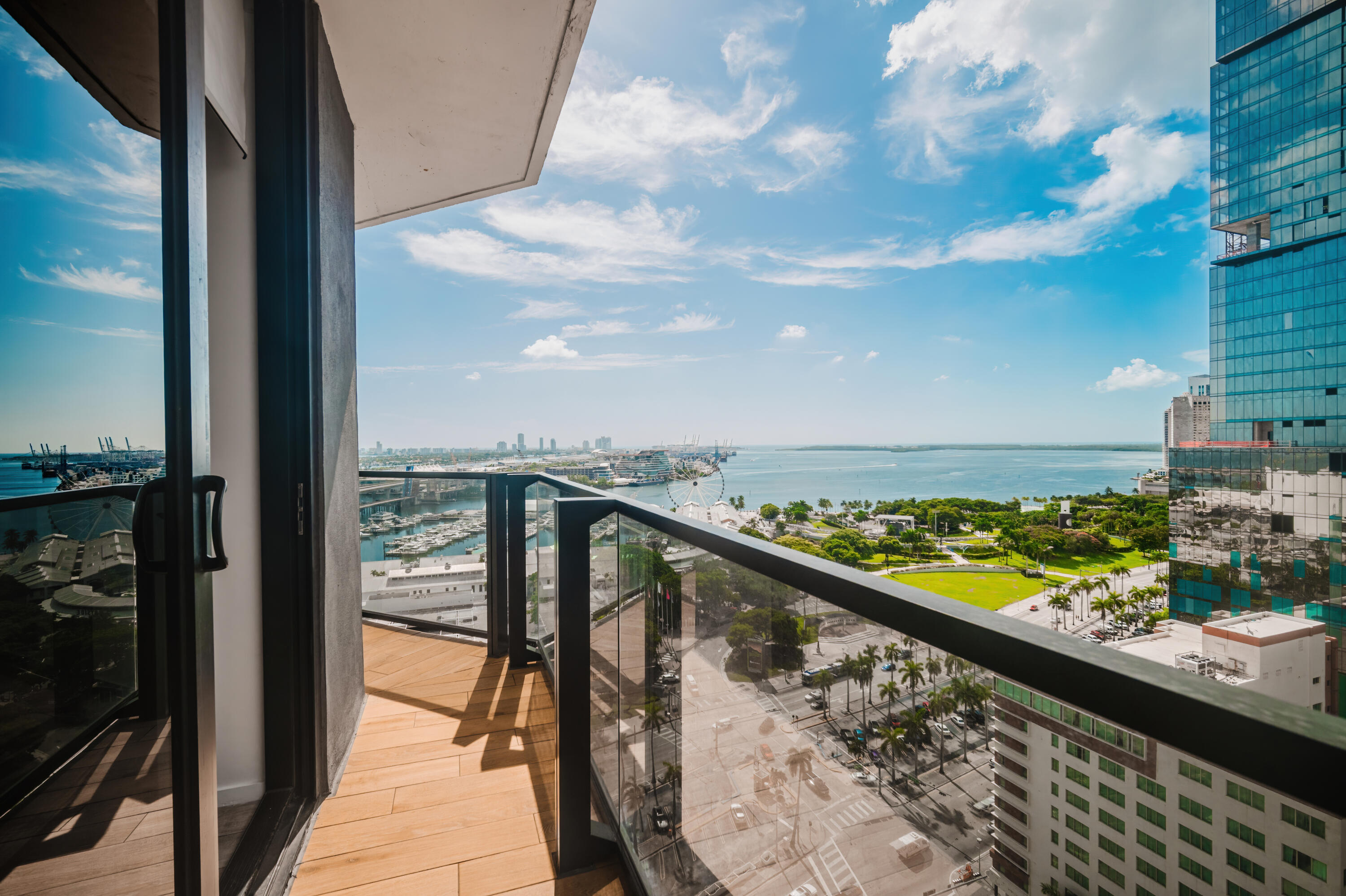 398 NE 5th #1515 Miami, FL 33132