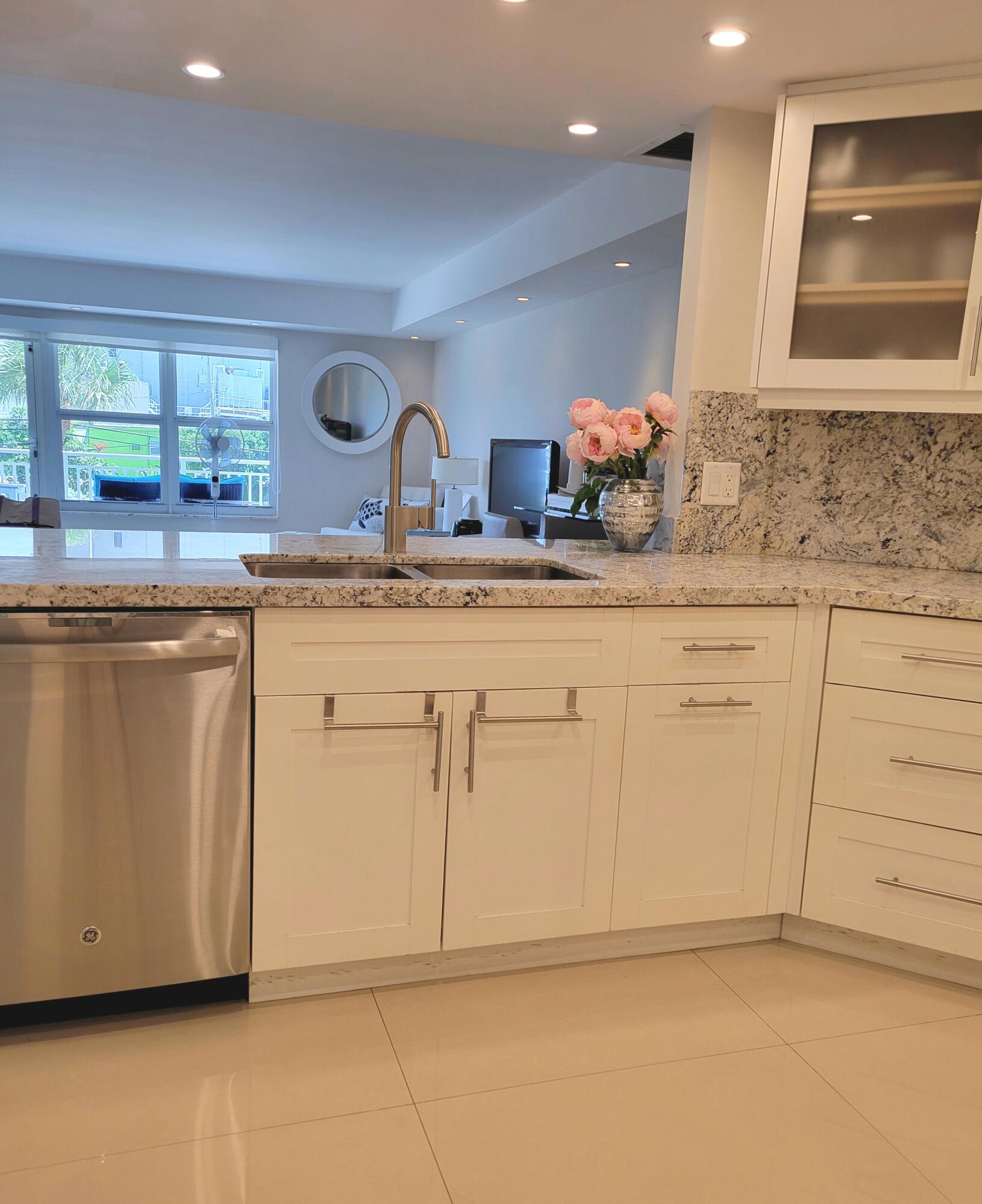 3000 E Sunrise Blvd #2B Fort Lauderdale, FL 33304