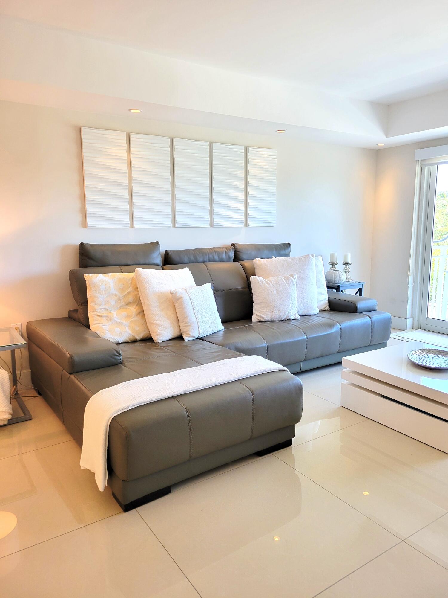 3000 E Sunrise Blvd #2B Fort Lauderdale, FL 33304