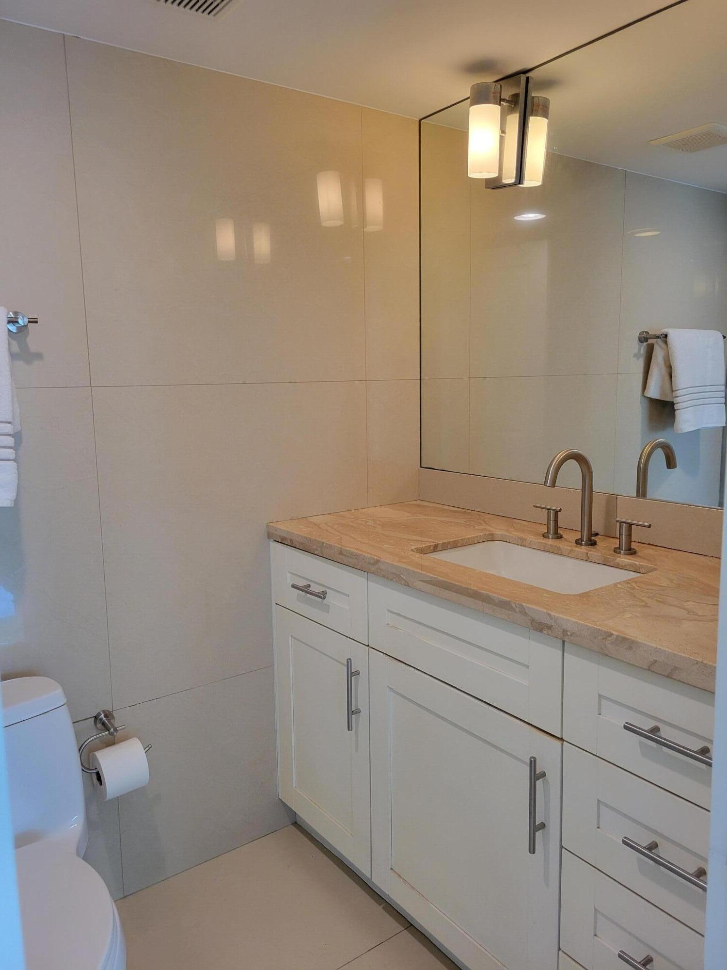 3000 E Sunrise Blvd #2B Fort Lauderdale, FL 33304