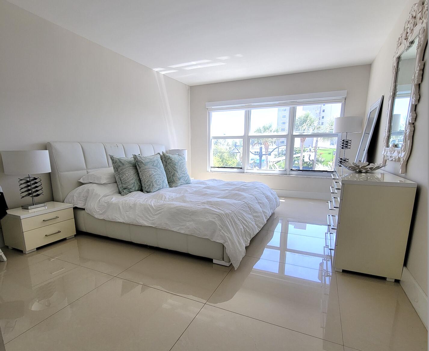 3000 E Sunrise Blvd #2B Fort Lauderdale, FL 33304